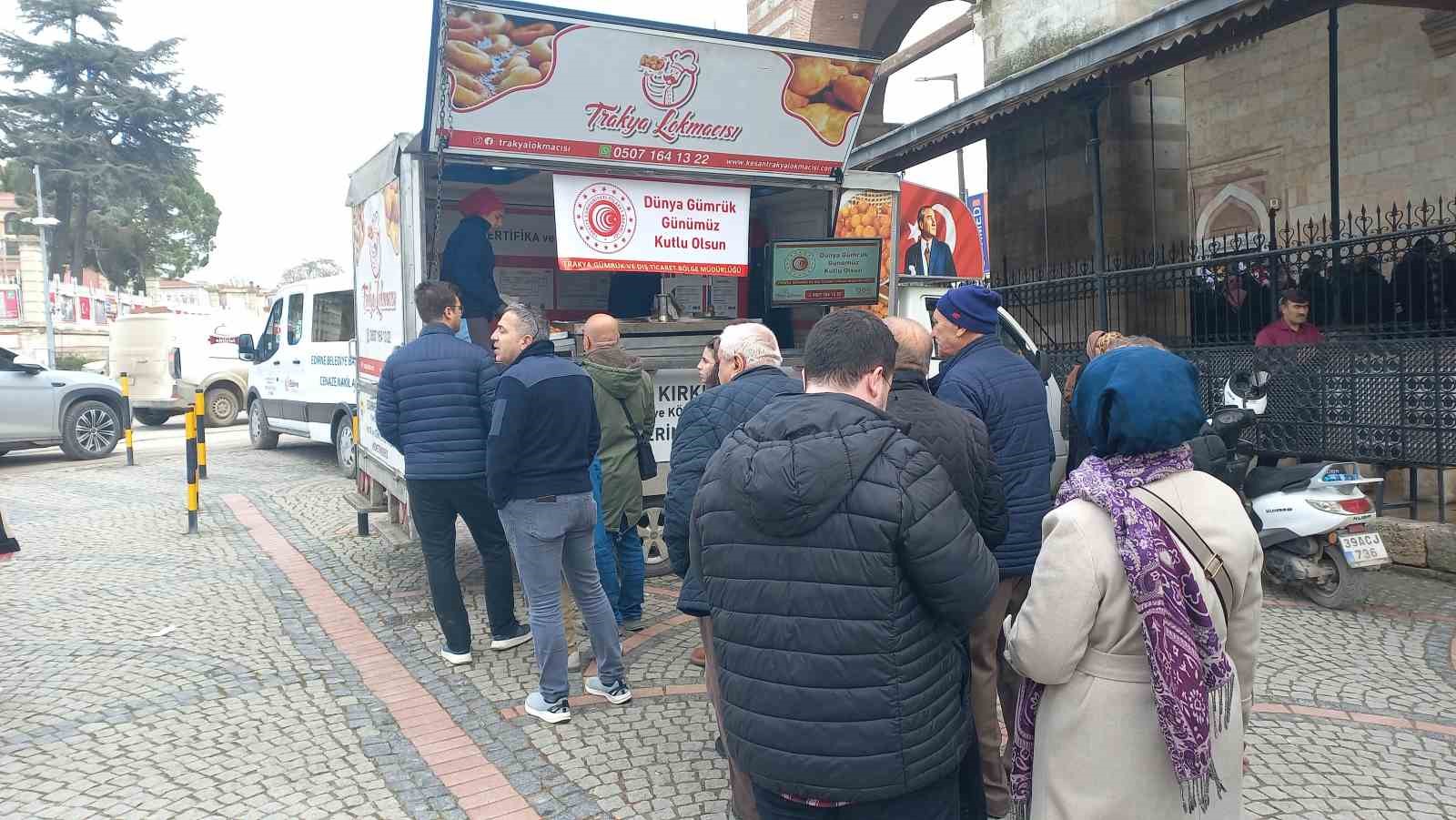 Dünya Gümrük Günü’nde vatandaşlara lokma ikramı
