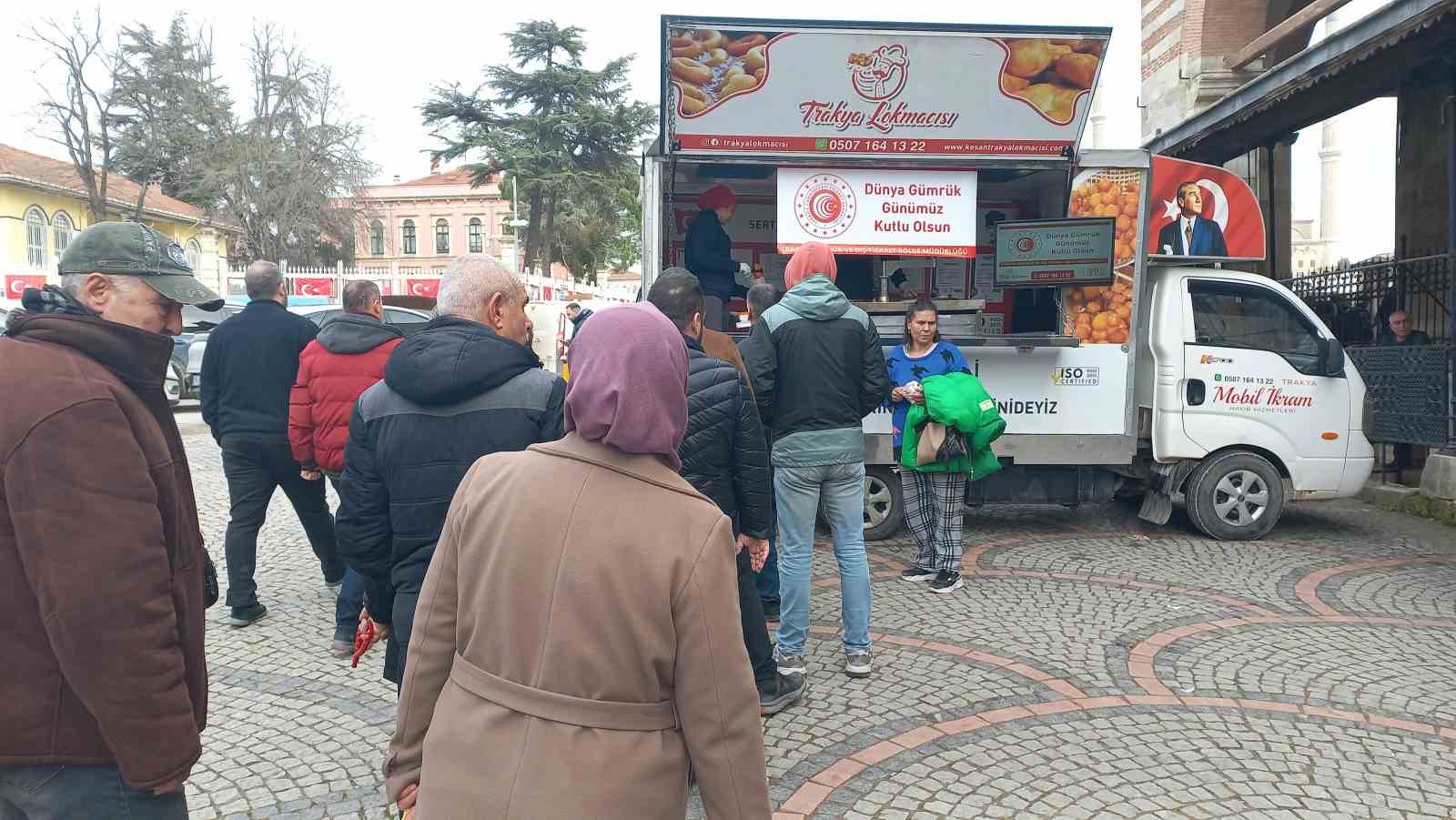 Dünya Gümrük Günü’nde vatandaşlara lokma ikramı
