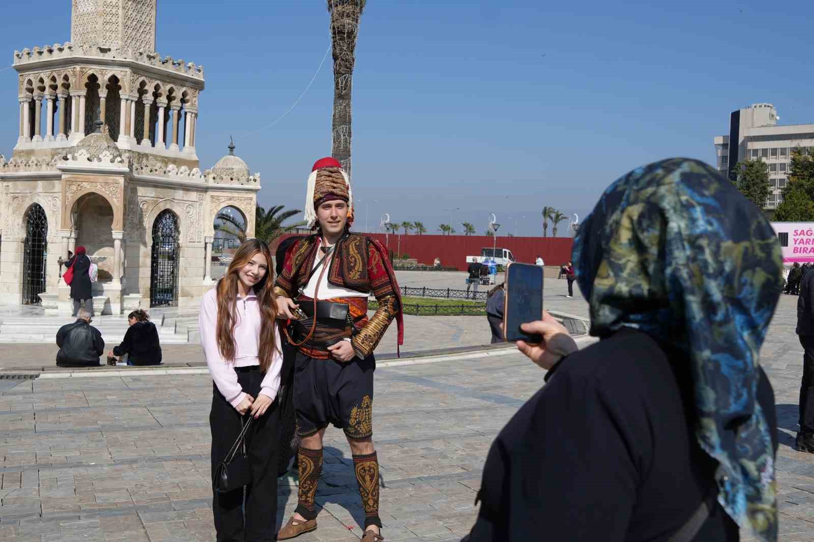Dünya meydanlarında bir ’Efe’: Ege’nin zeybeğini Avrupa’ya taşıdı
