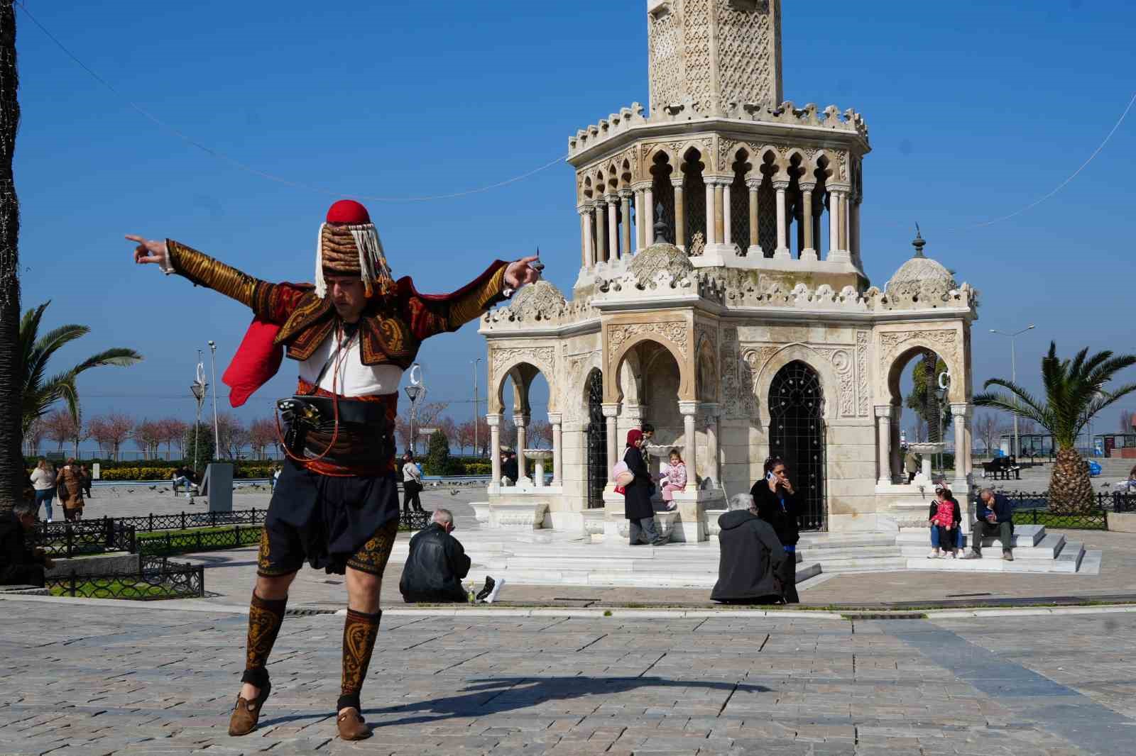 Dünya meydanlarında bir ’Efe’: Ege’nin zeybeğini Avrupa’ya taşıdı
