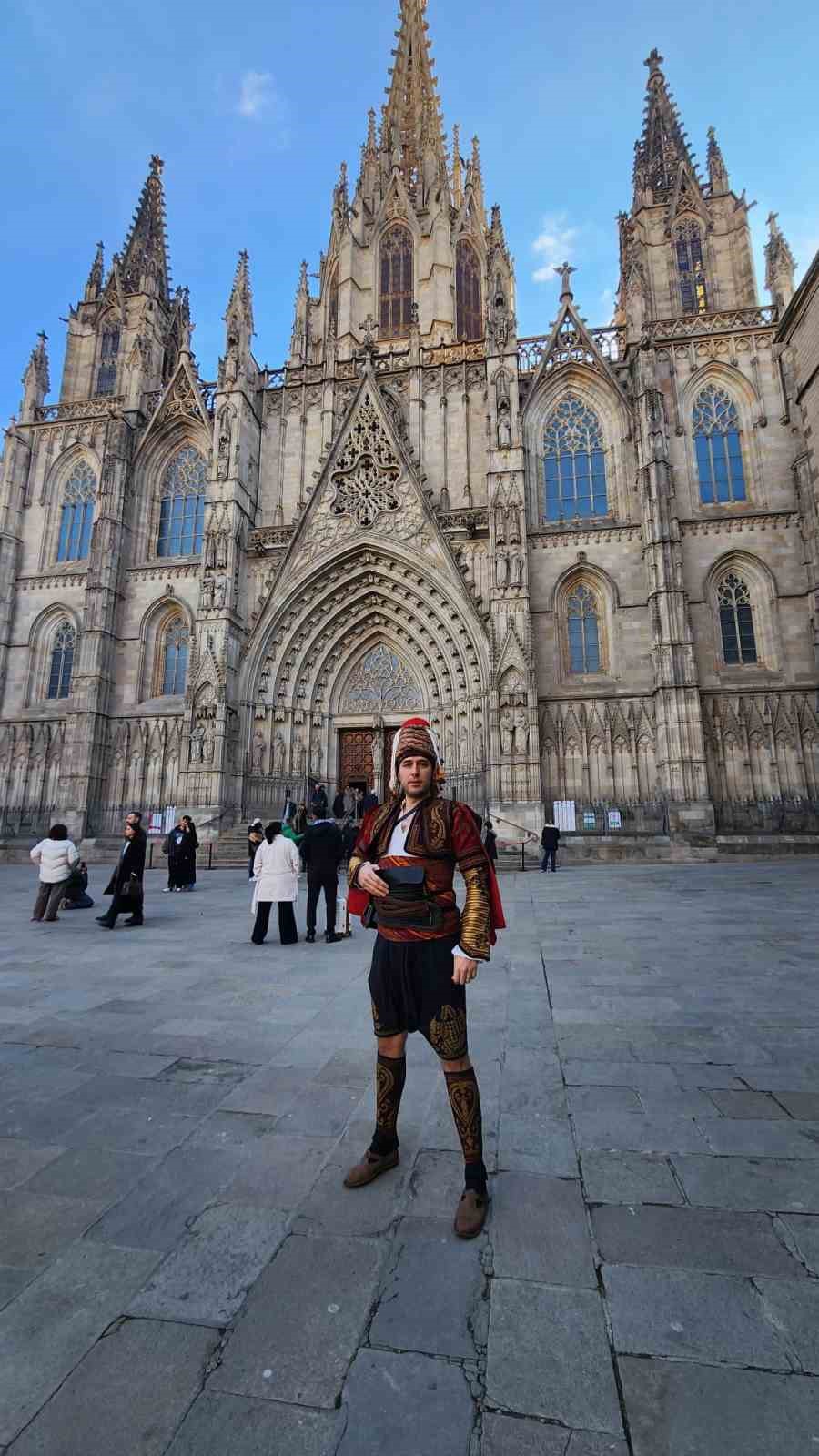 Dünya meydanlarında bir ’Efe’: Ege’nin zeybeğini Avrupa’ya taşıdı
