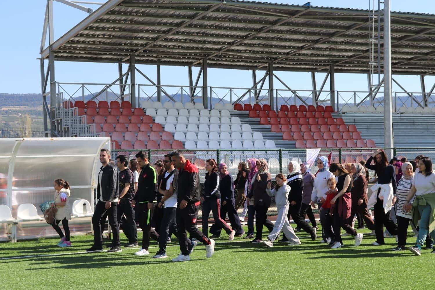 Dünya Sağlık Günü’nü yürüyerek kutladılar
