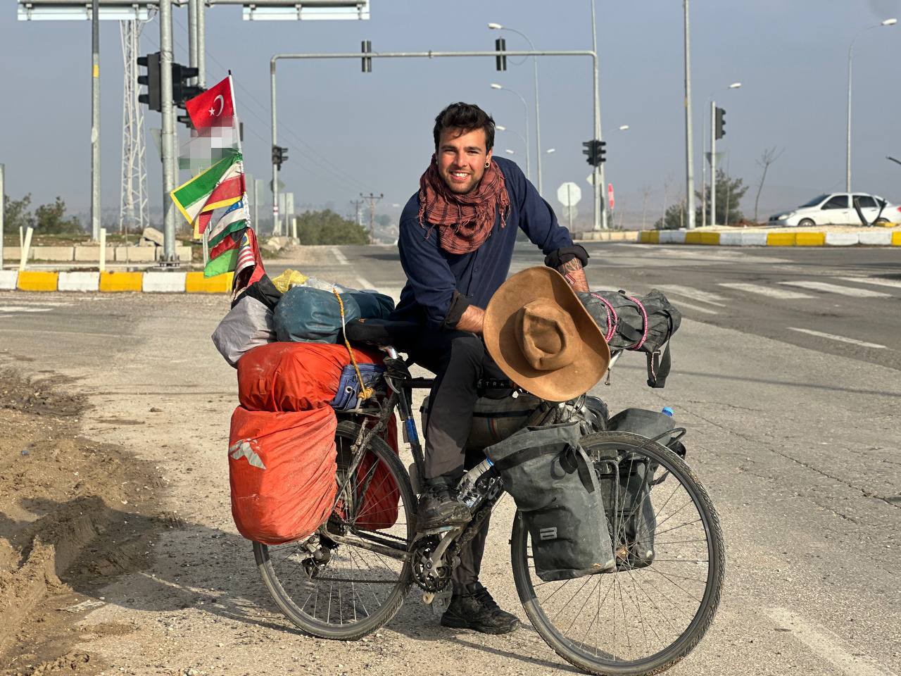 Dünya turundaki İtalyan gezginin Türkiye’deki ilk durağı Şanlıurfa oldu

