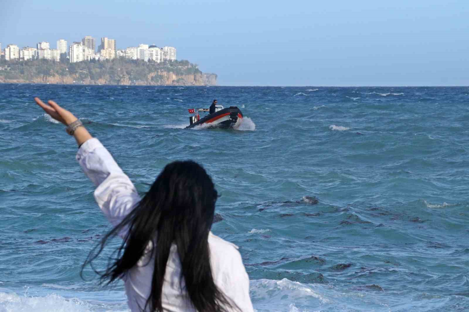 Dünyaca ünlü sahilde can pazarı: 2 kardeş kurtuldu, kuzen hayatını kaybetti
