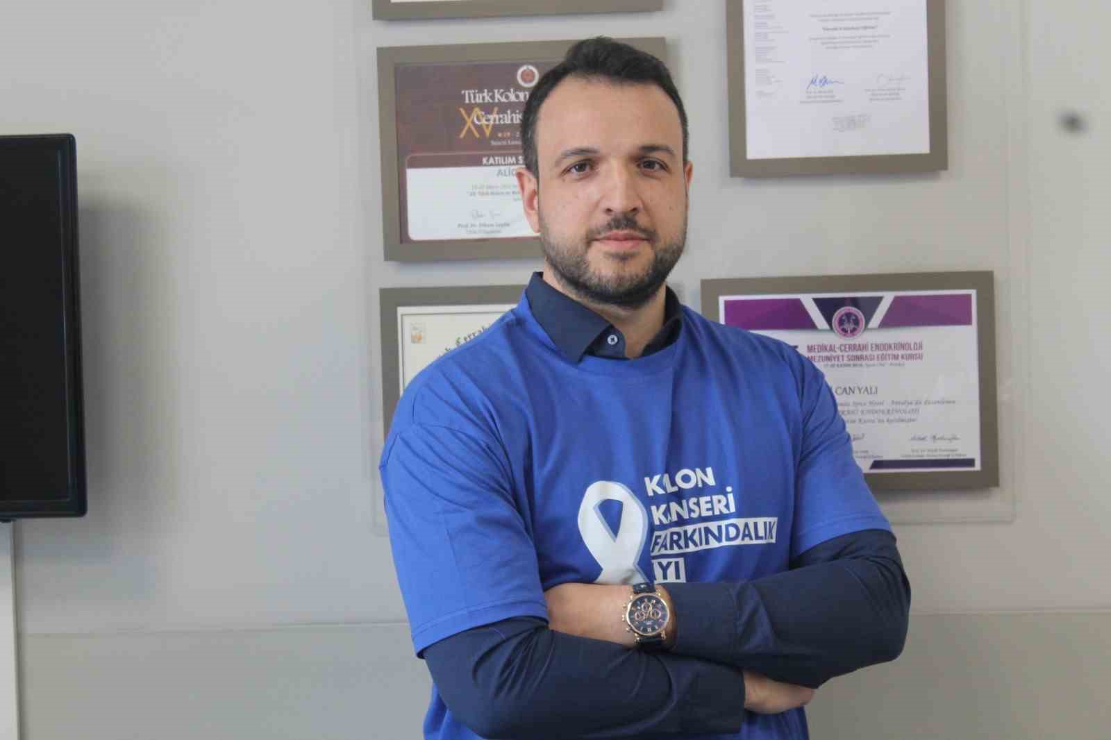 Dünyada en sık görülen 3. kanser türüne mavi tişörtlerle dikkat çektiler
