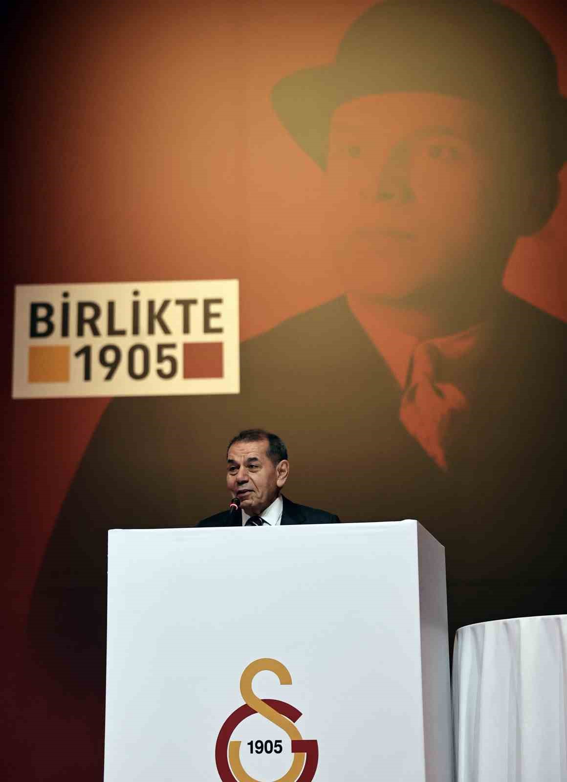Dursun Özbek: "FIFA kokartı olmayan, tartışmalı bir hakemi bu maça atayarak sinir uçlarımızla oynuyorlar"
