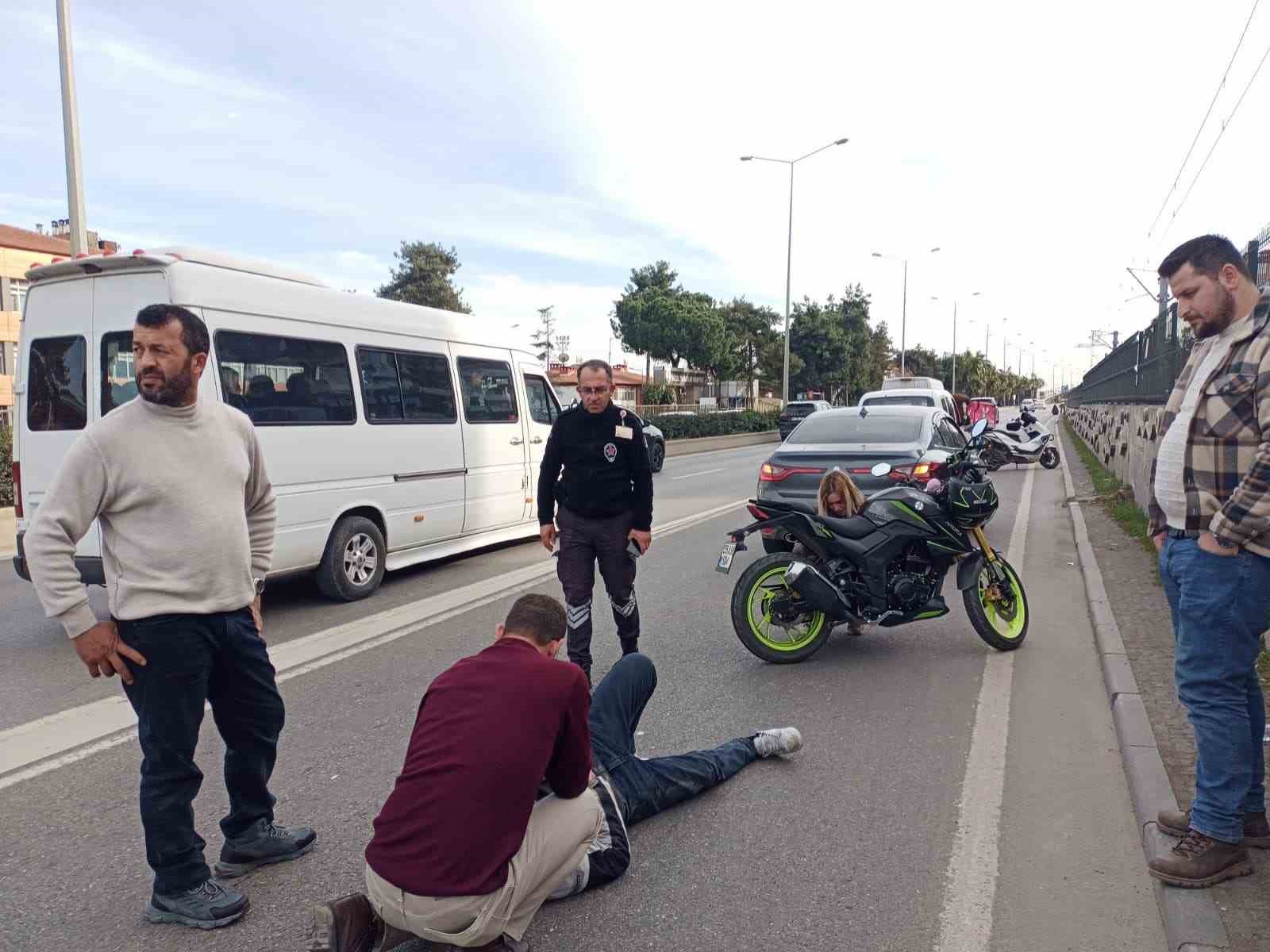 Duvara çarpan motokurye yaralandı
