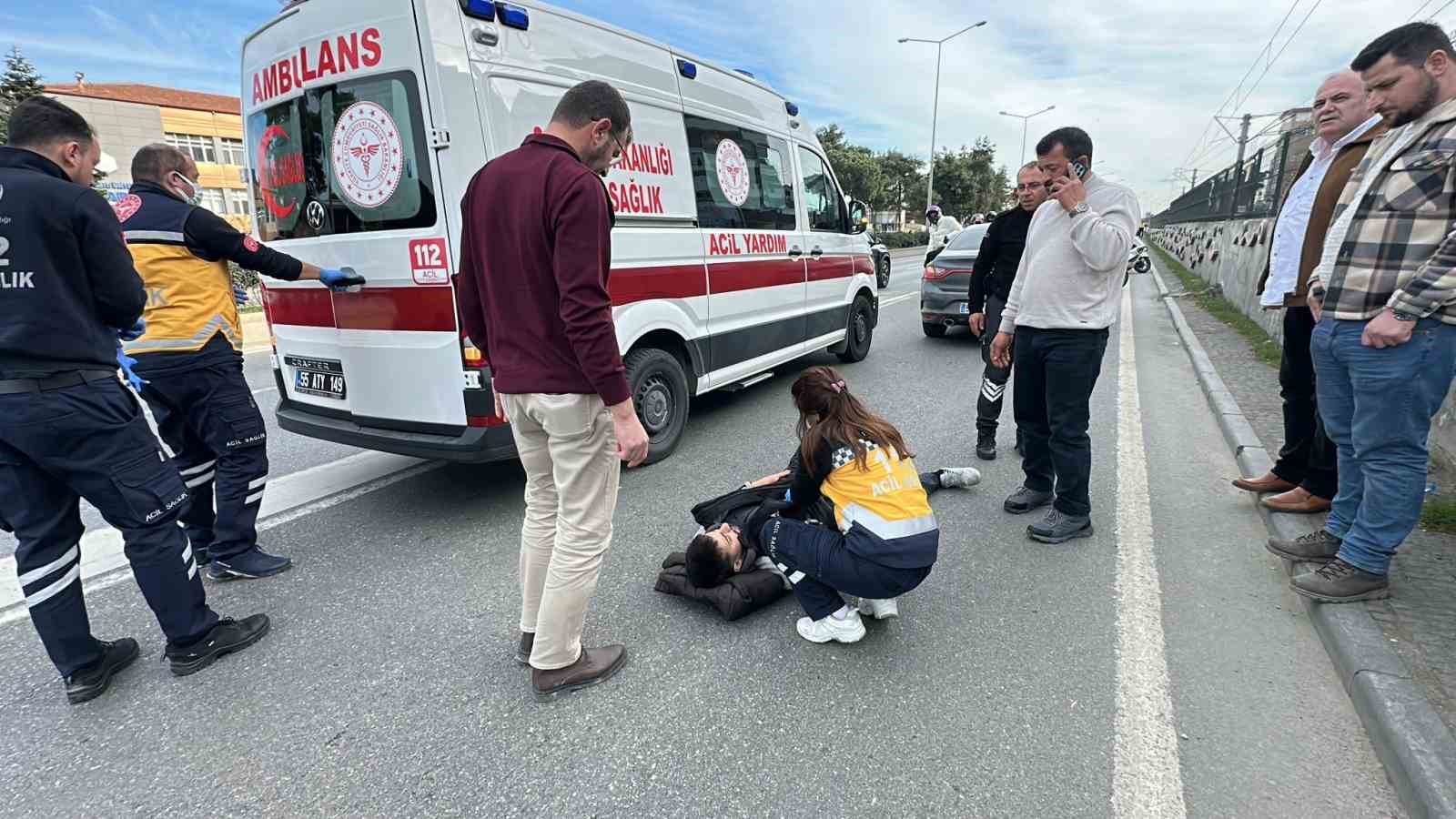 Duvara çarpan motokurye yaralandı

