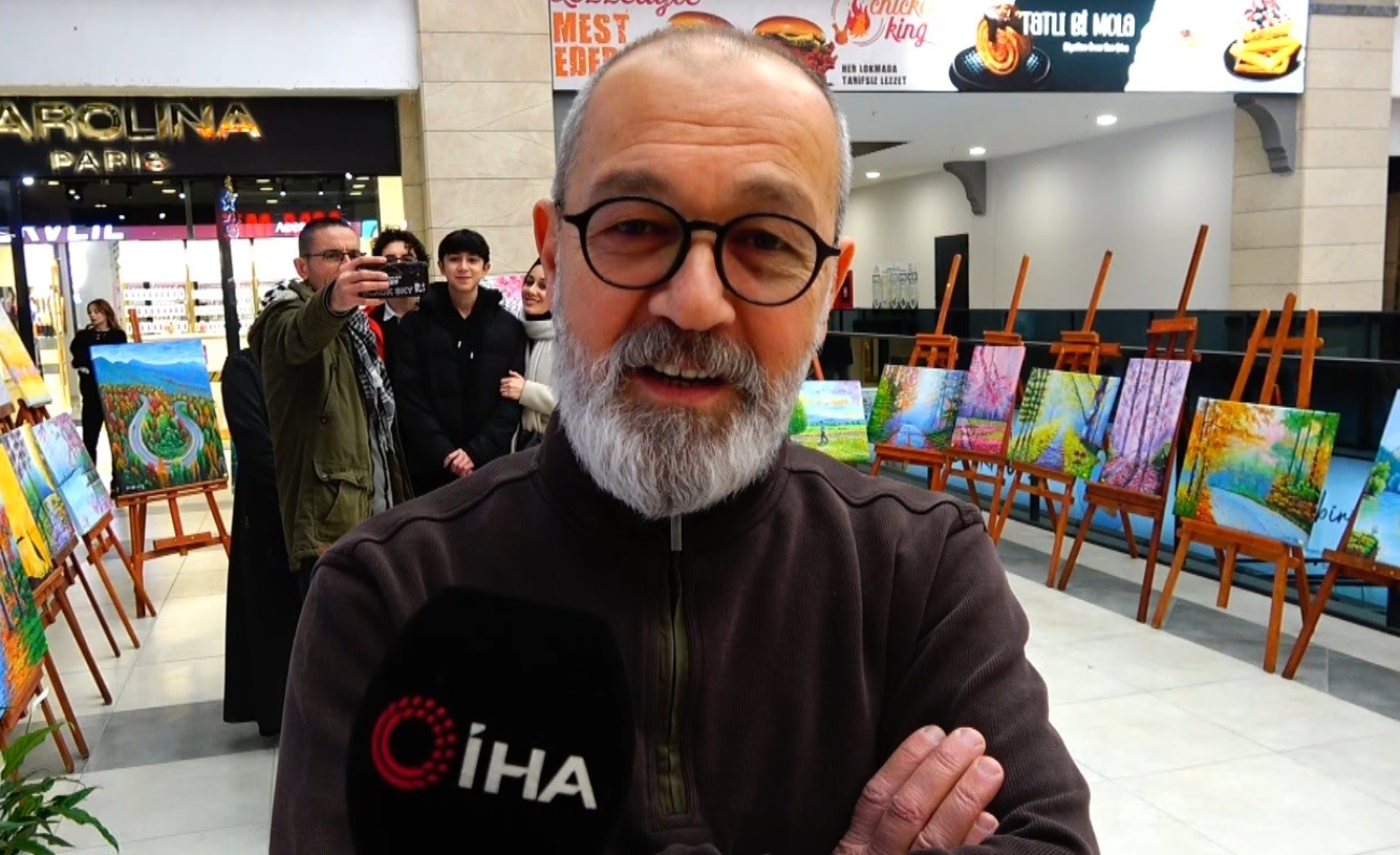 Duyguların tuvale yansıdığı sergi, sanatseverlerin izlenimleriyle sona erdi
Duyguların tuvale yansıdığı sergi, sanatseverlerin izlenimleriyle sona erdi