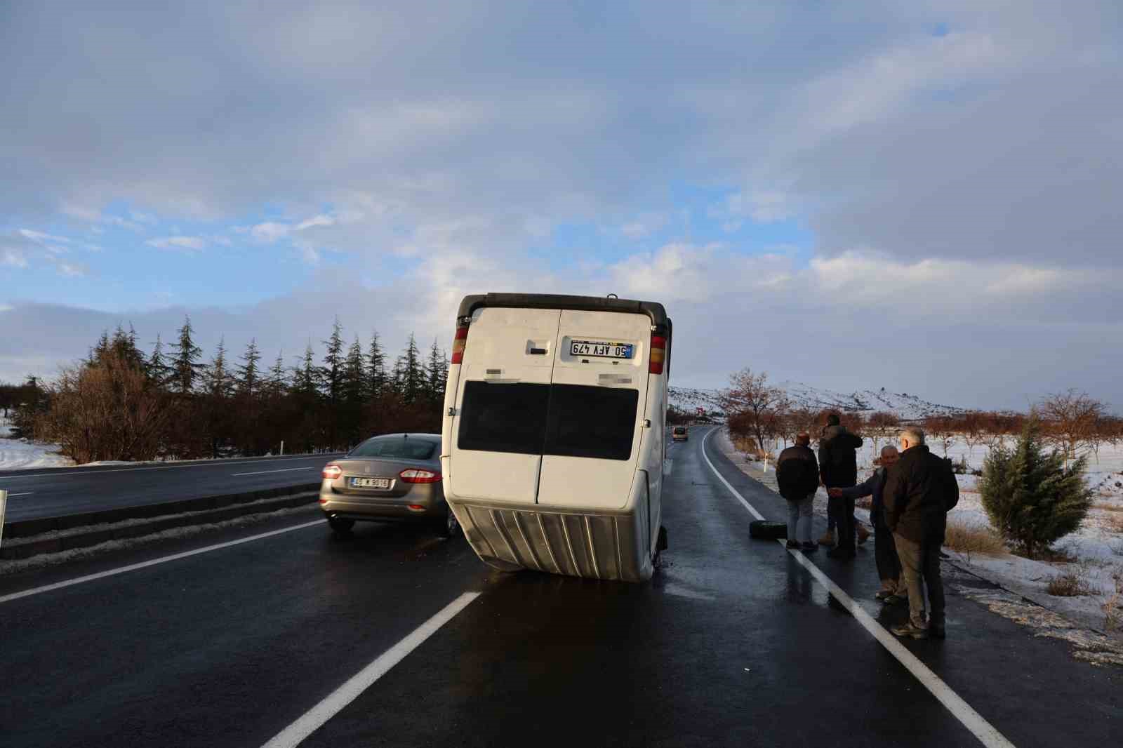 Düz yolda kontrolden çıktı, takla atarak durabildi: 1 yaralı
