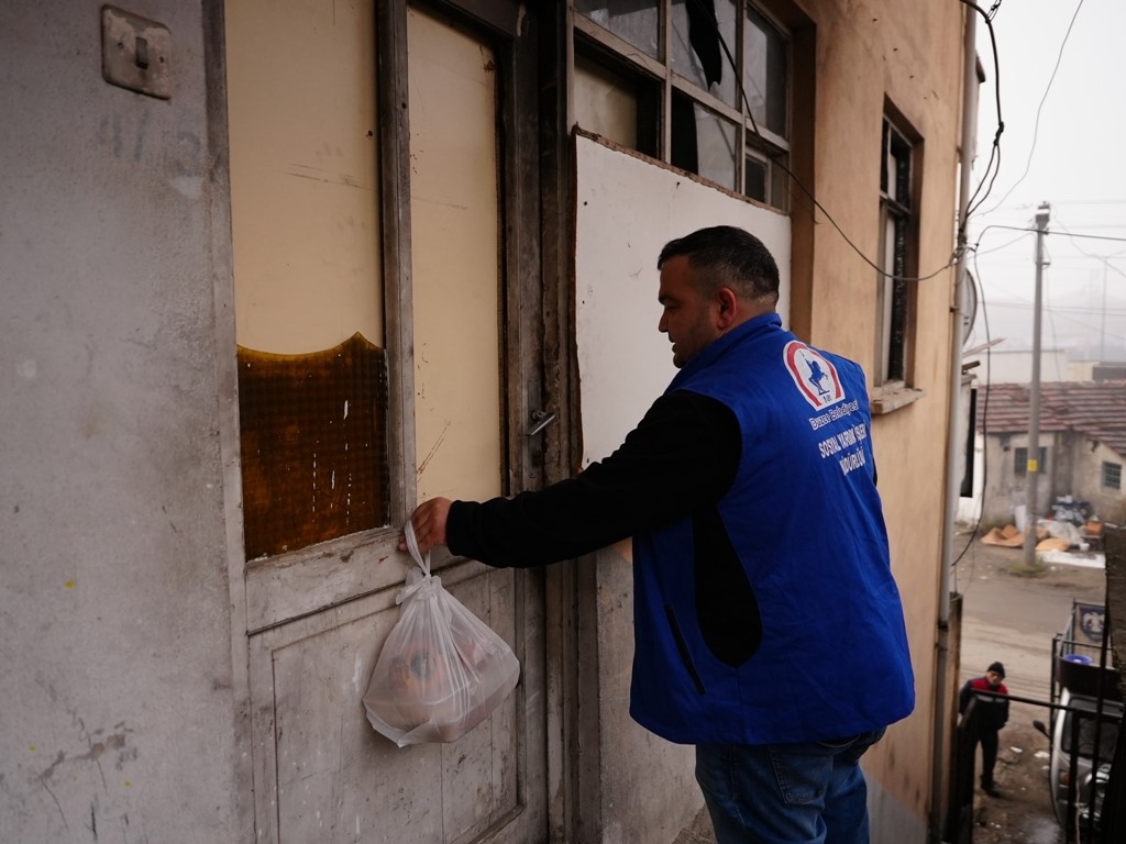 Düzce Belediyesi ihtiyaç sahiplerinin yanında oldu
Düzce Belediyesi ihtiyaç sahiplerinin yanında oldu