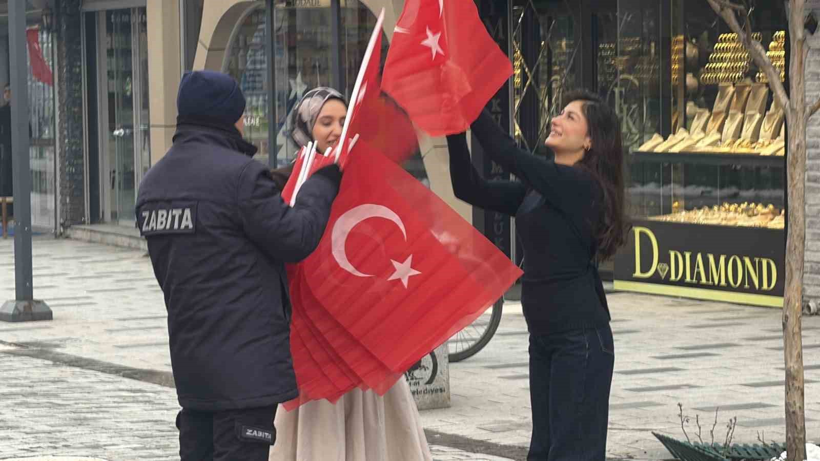 Düzce birlik oldu, sokaklar Türk bayrakları ile donatıldı
