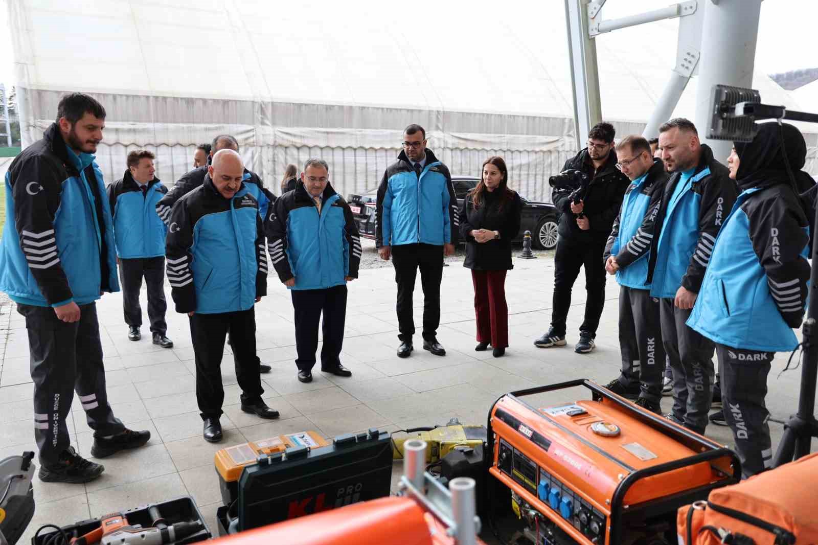 Düzce depremi sonrası kuruldu 30 kişilik uzman ekip oldu
