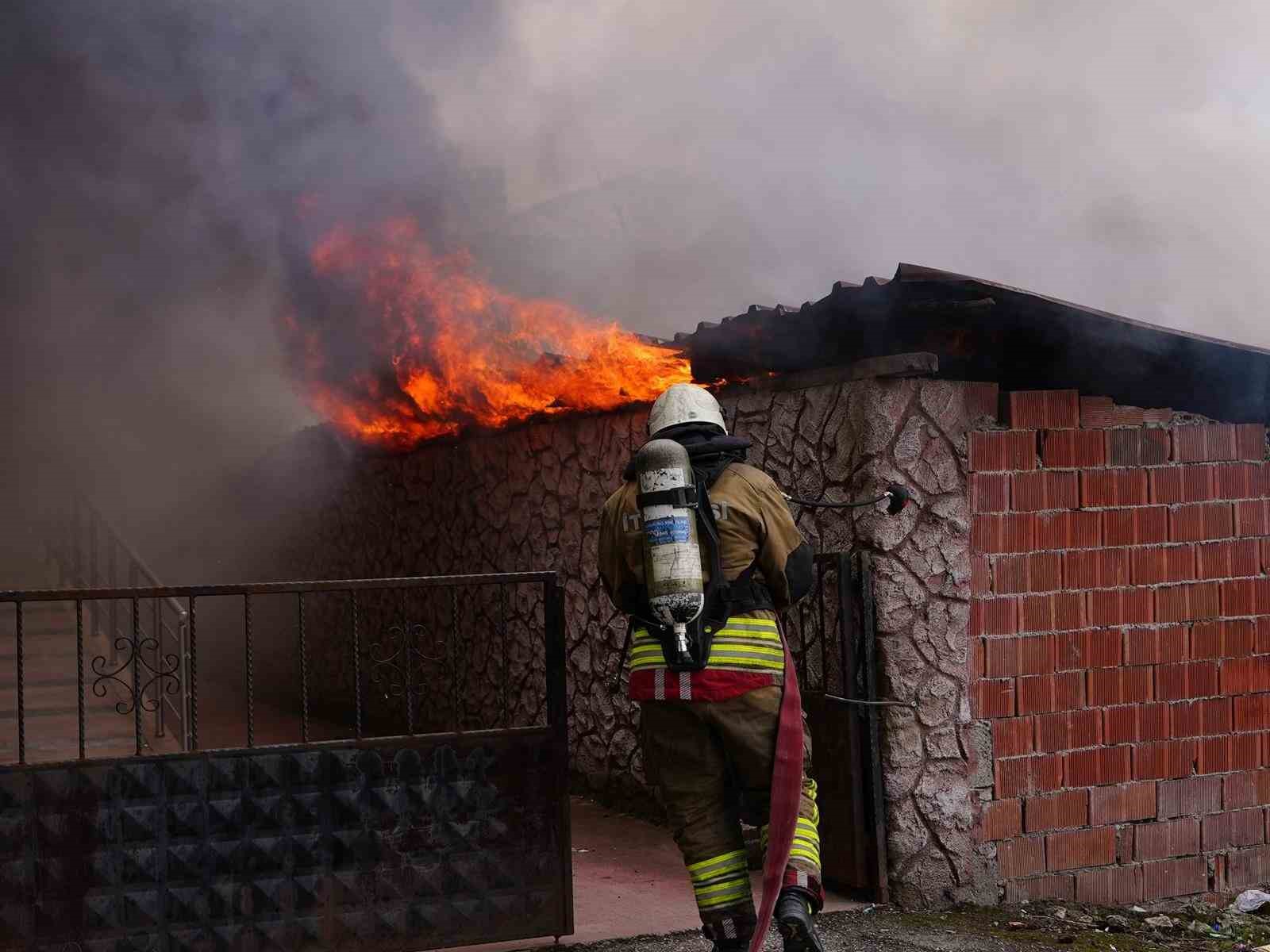 Düzce itfaiyesi 700 yangına müdahale etti
