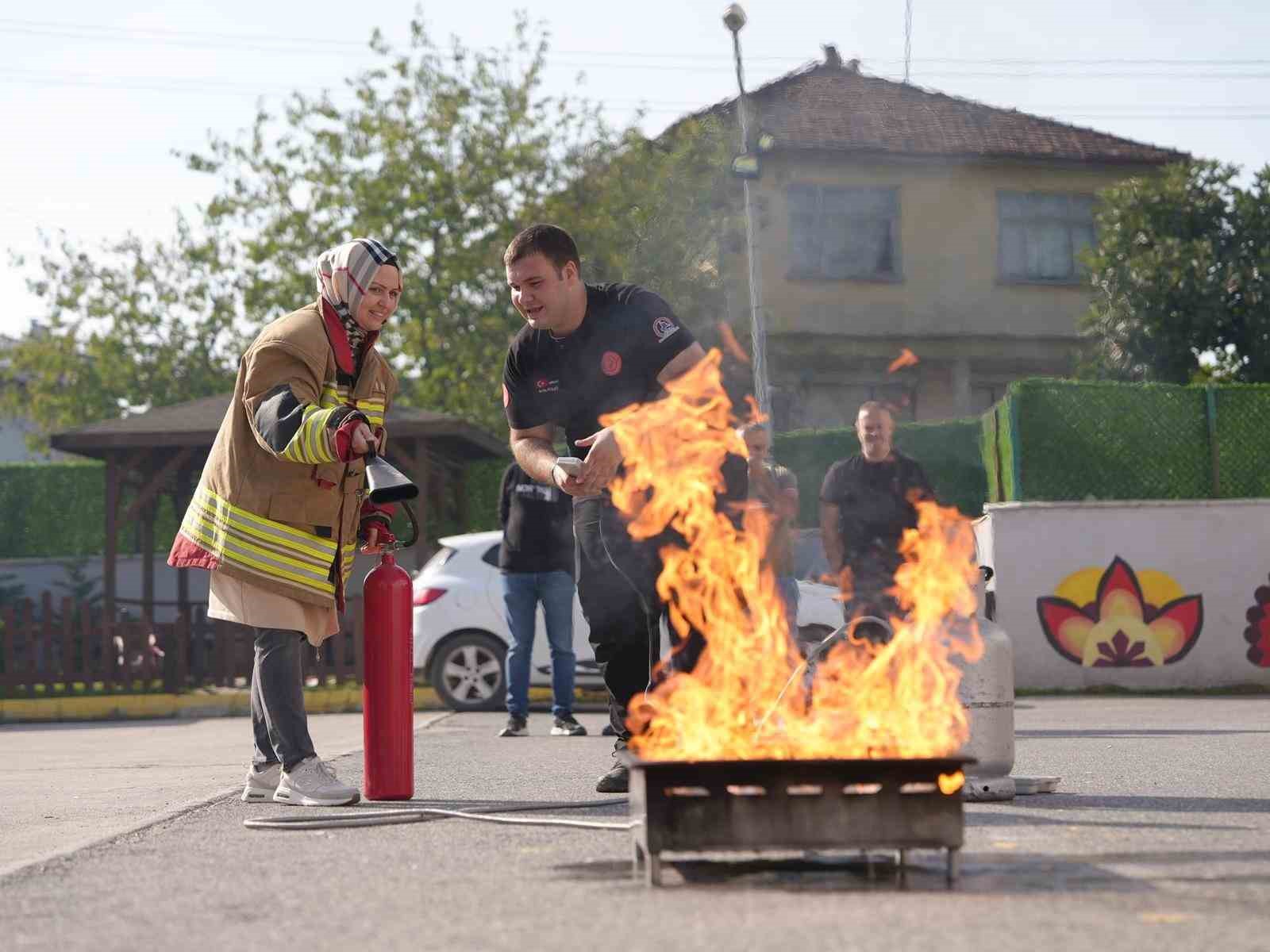 Düzce itfaiyesi 700 yangına müdahale etti
