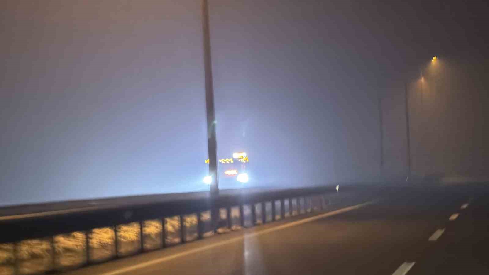 Düzce sis altında kaldı: Görüş mesafesi 10 metreye düştü
