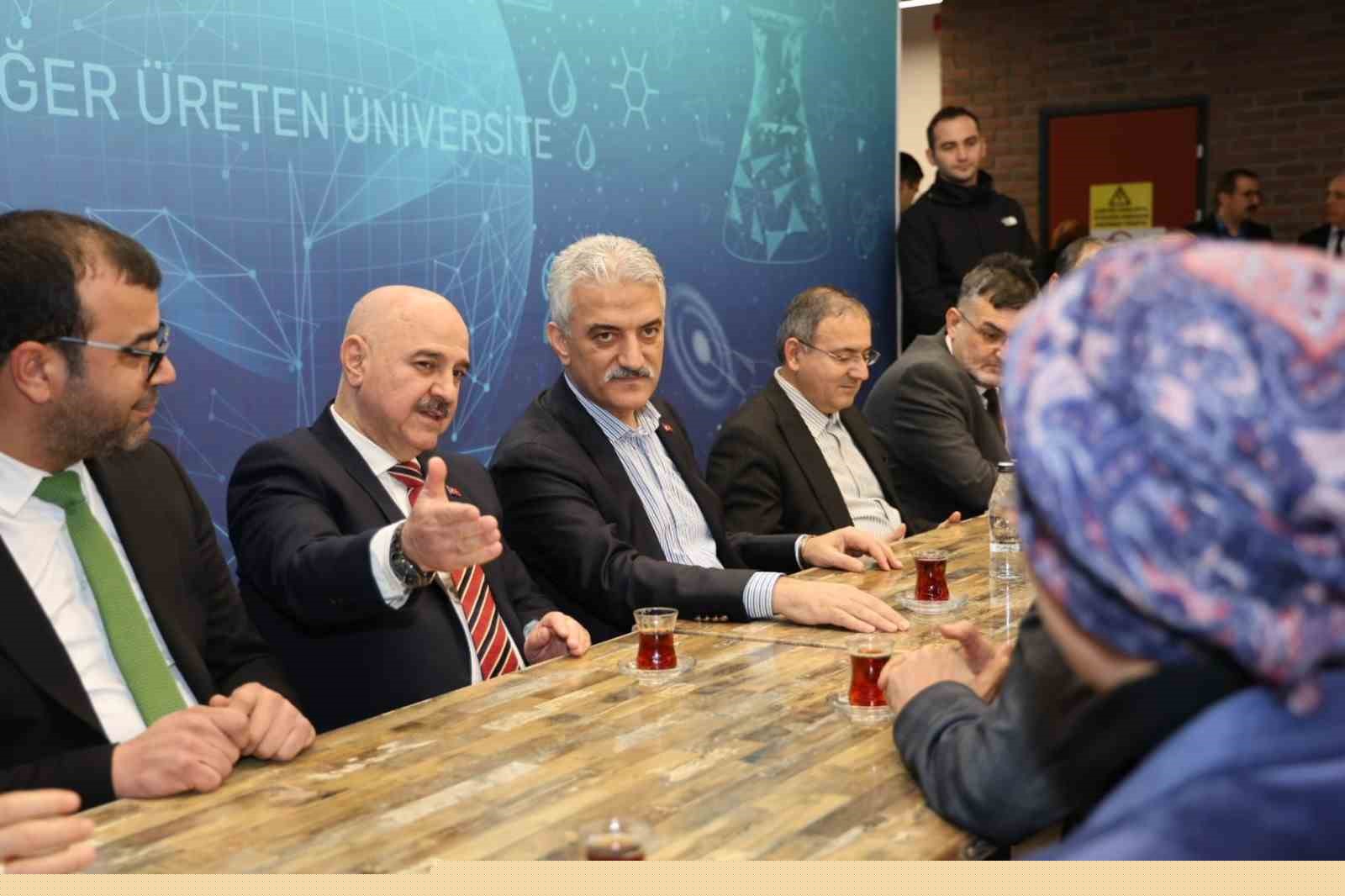 Düzce üniversitesi iftar sofrasında buluştu
