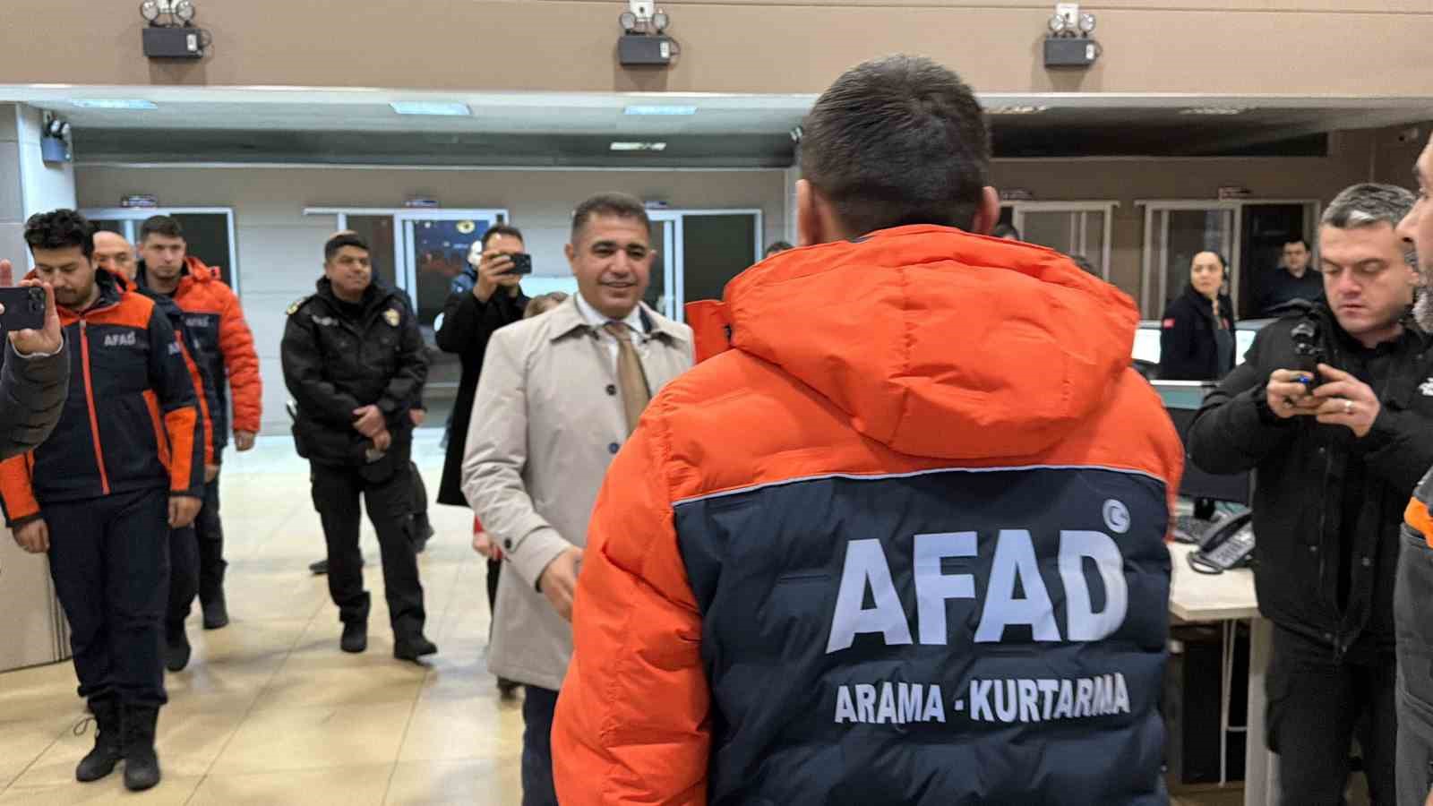 Düzce Valisi Aslan: "Tüm ekiplerimiz ile sahadayız"
