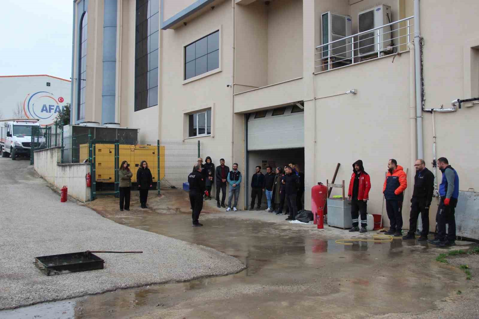 Düzce’de 112 personeline afet ve acil durum eğitimi
