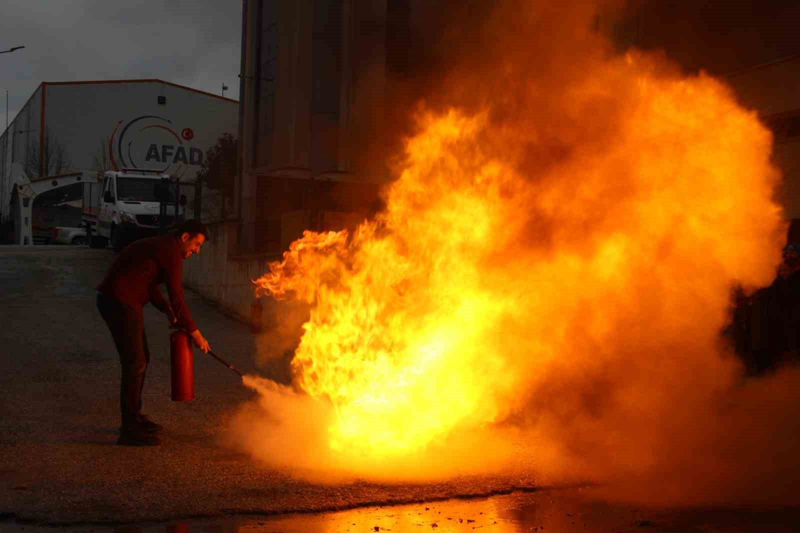 Düzce’de 112 personeline afet ve acil durum eğitimi
