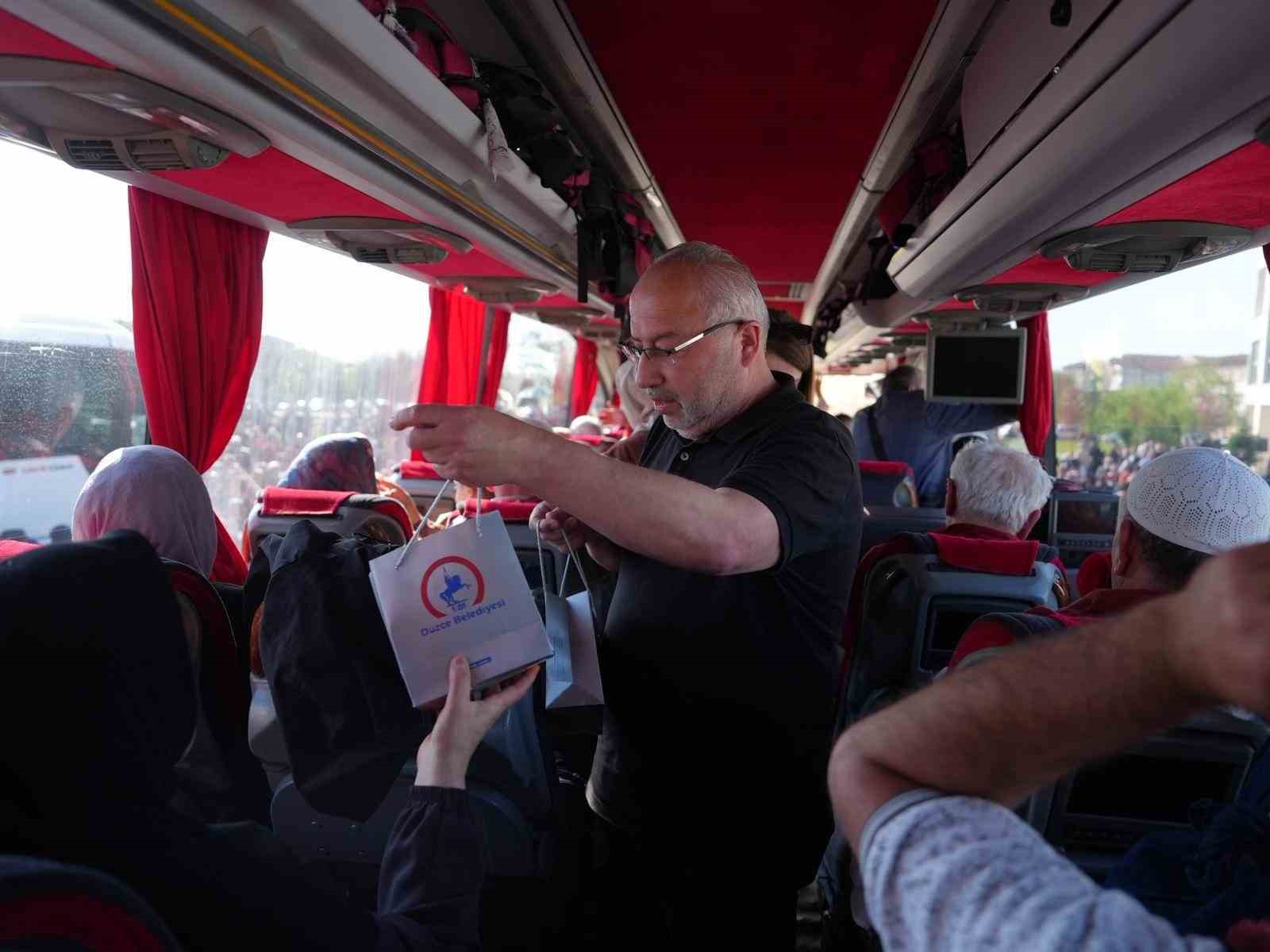 Düzce’de 191 hacı adayı dualarla uğurlandı
