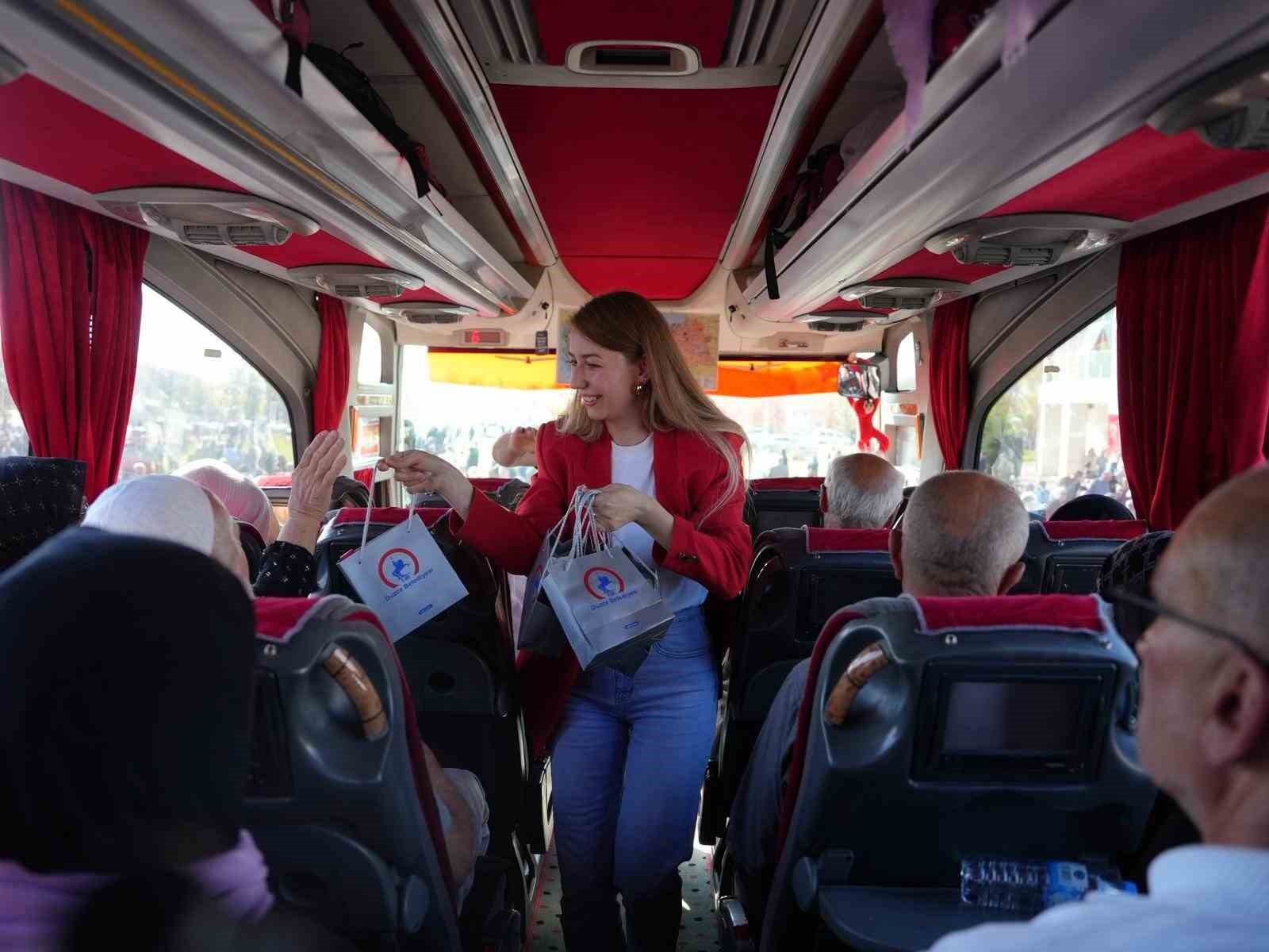 Düzce’de 191 hacı adayı dualarla uğurlandı
