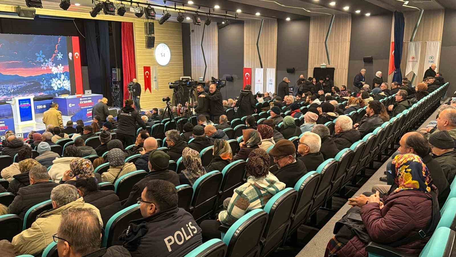 Düzce’de 2 bin 470 konutun hak sahipleri kurayla belirlendi
