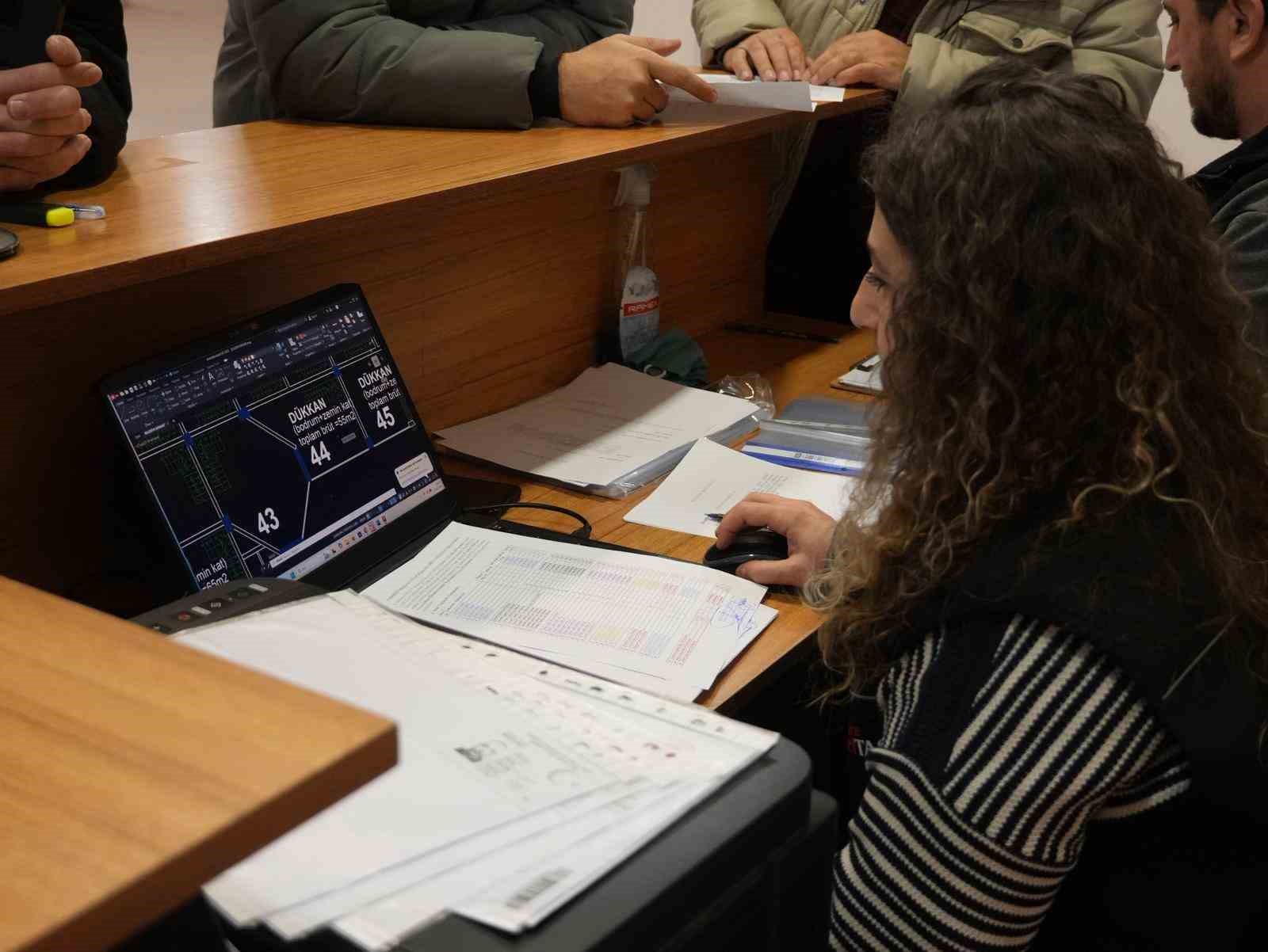 Düzce’de 4 dükkan satıldı 43 dükkan liste fiyatından satılacak
