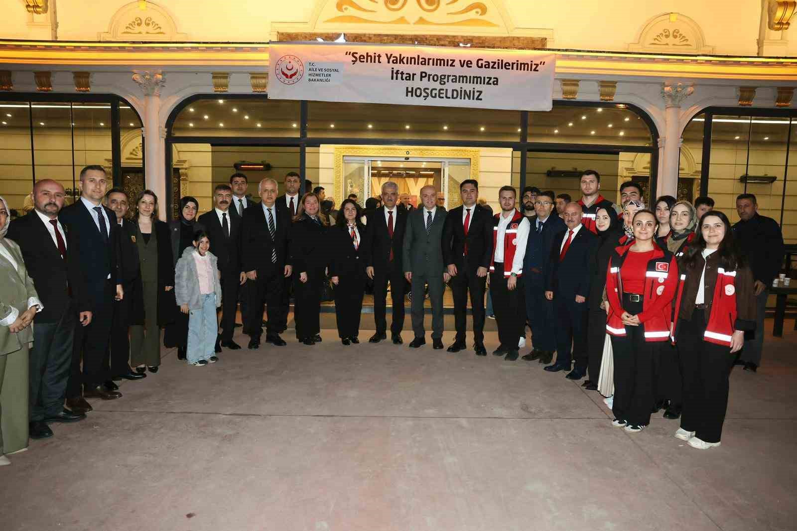 Düzce’de gaziler ve şehit yakınları iftar sofrasında buluştu
