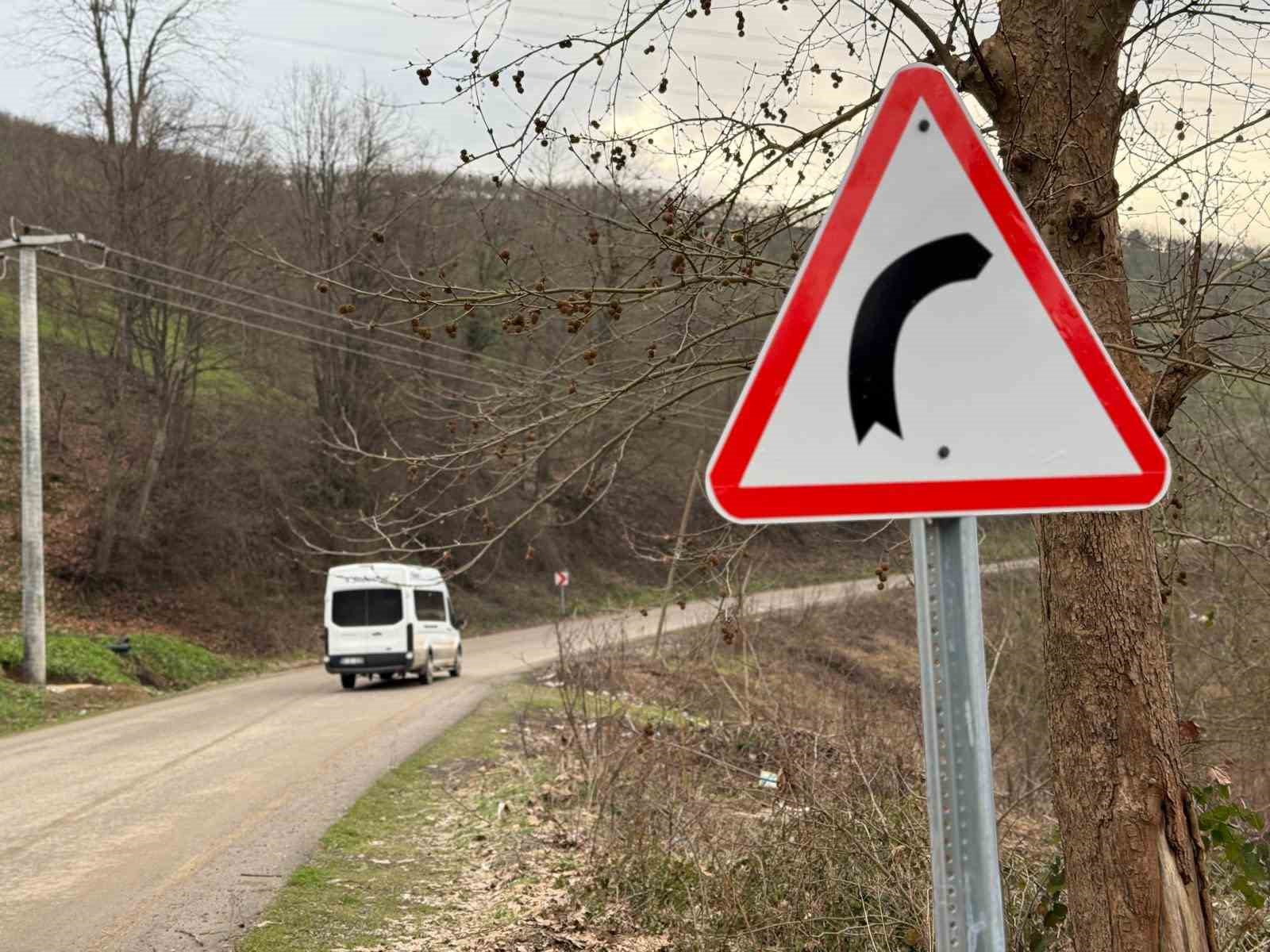 Düzce’de grup yollarında tabela çalışmaları sürüyor
