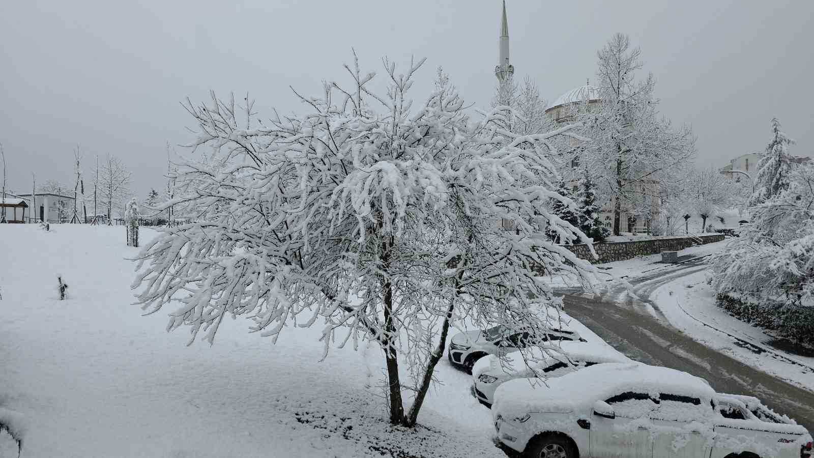 Düzce’de kar sürprizi
