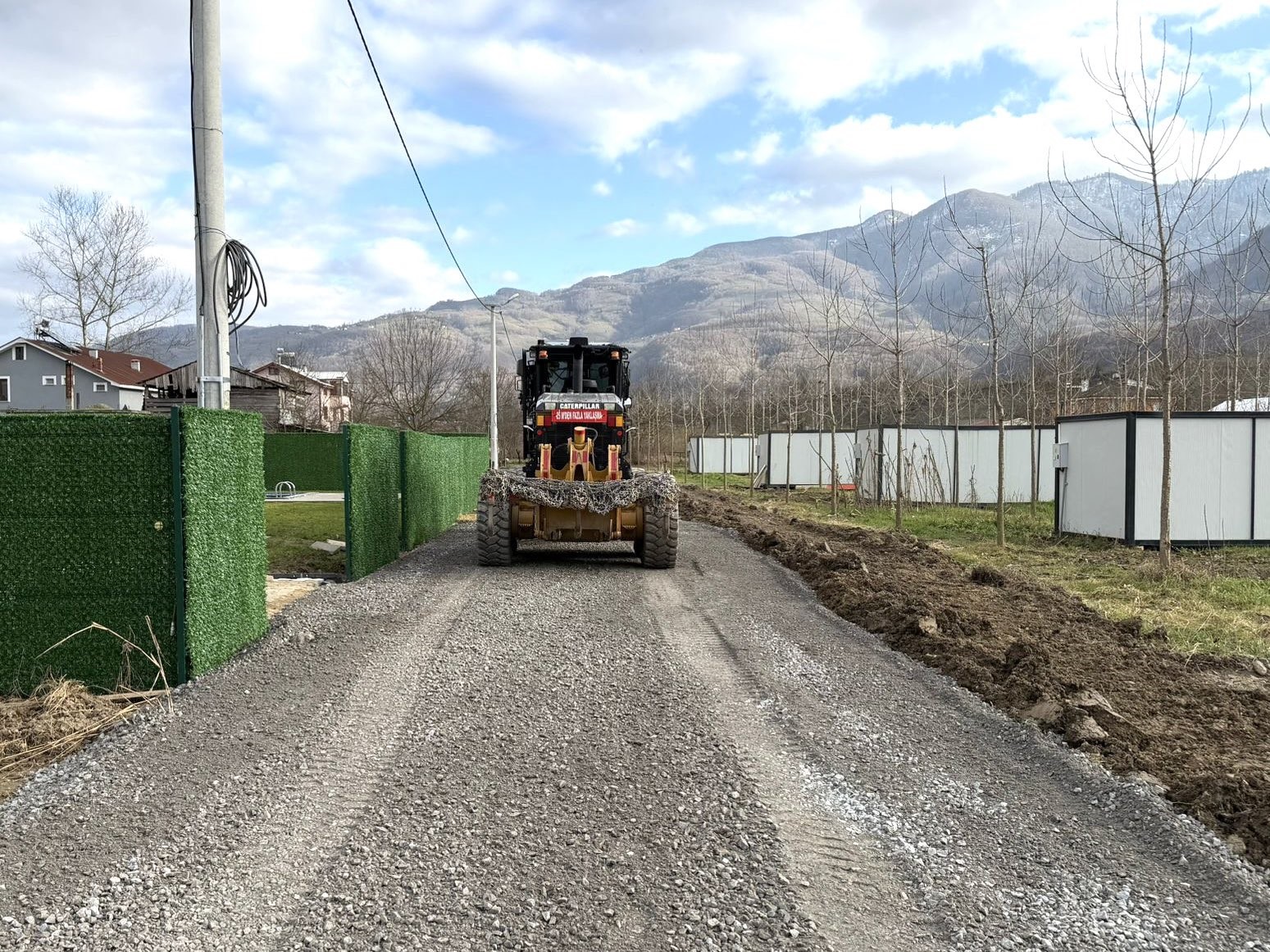 Düzce’de köy yollarında bakım çalışmaları sürüyor
