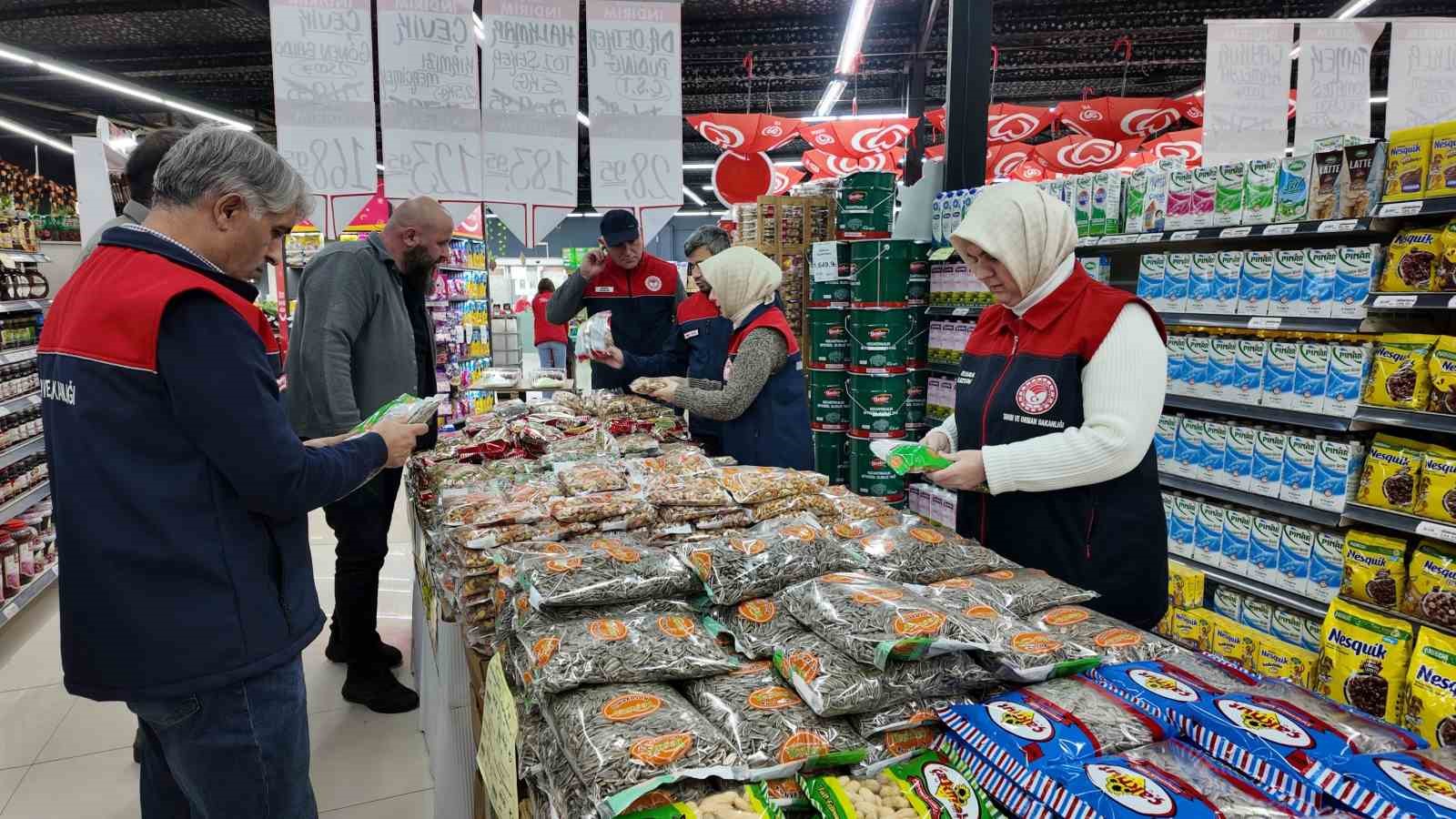 Düzce’de market ve gıda satış yerlerine şok baskınlar
