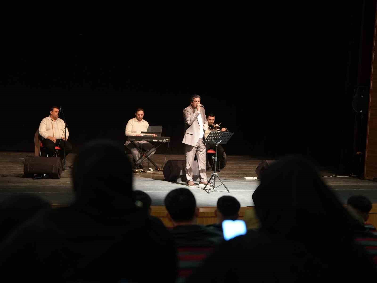 Düzce’de Mehmet Yiğit’ten ilahi rüzgarı
