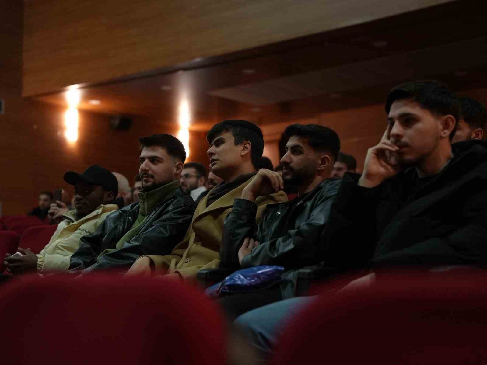 Düzce’de Mehmet Yiğit’ten ilahi rüzgarı
