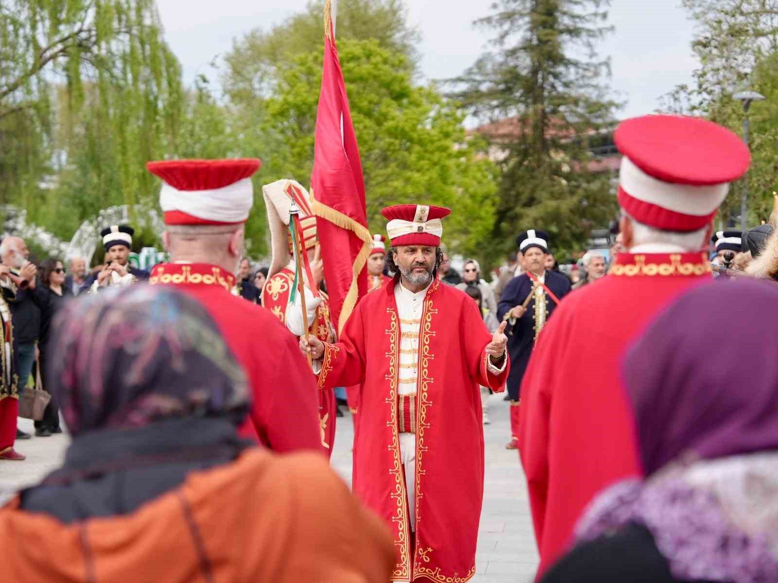 Düzce’de mehter takımının gösterisine vatandaşlardan büyük ilgi
