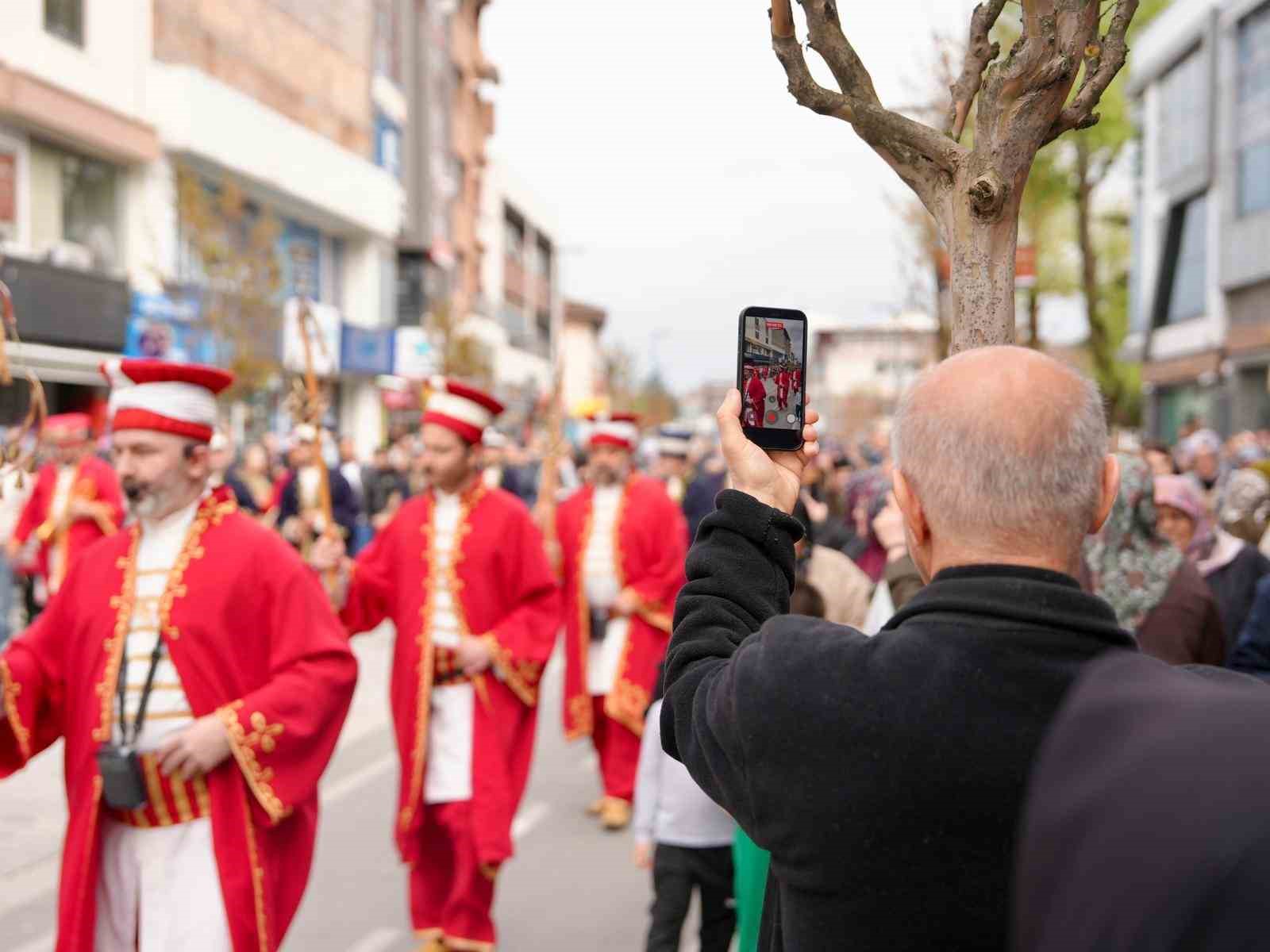 Düzce’de mehter takımının gösterisine vatandaşlardan büyük ilgi

