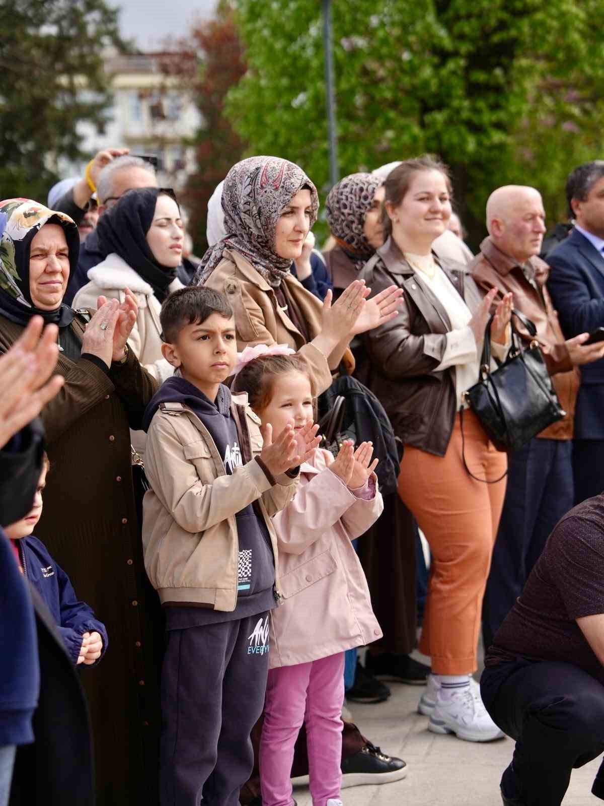 Düzce’de mehter takımının gösterisine vatandaşlardan büyük ilgi

