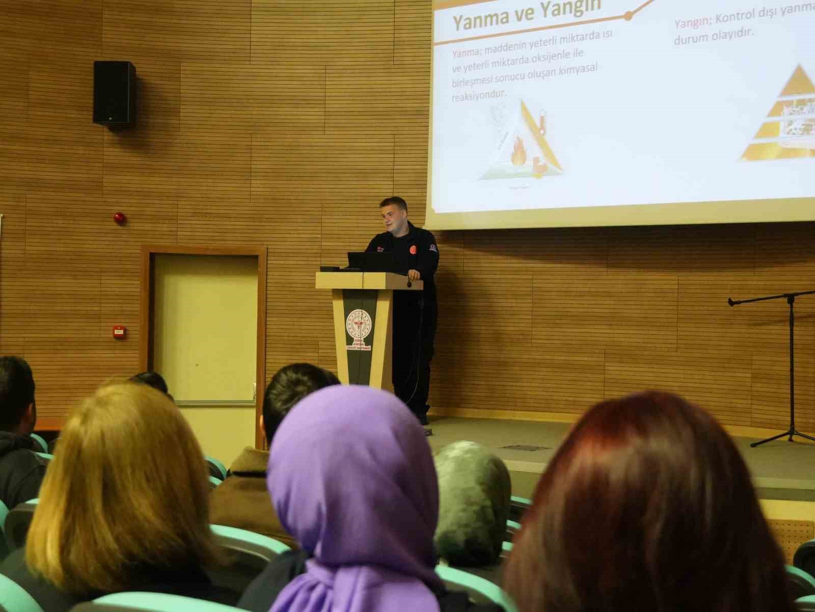 Düzce’de sağlıkçılara yangın eğitimi
