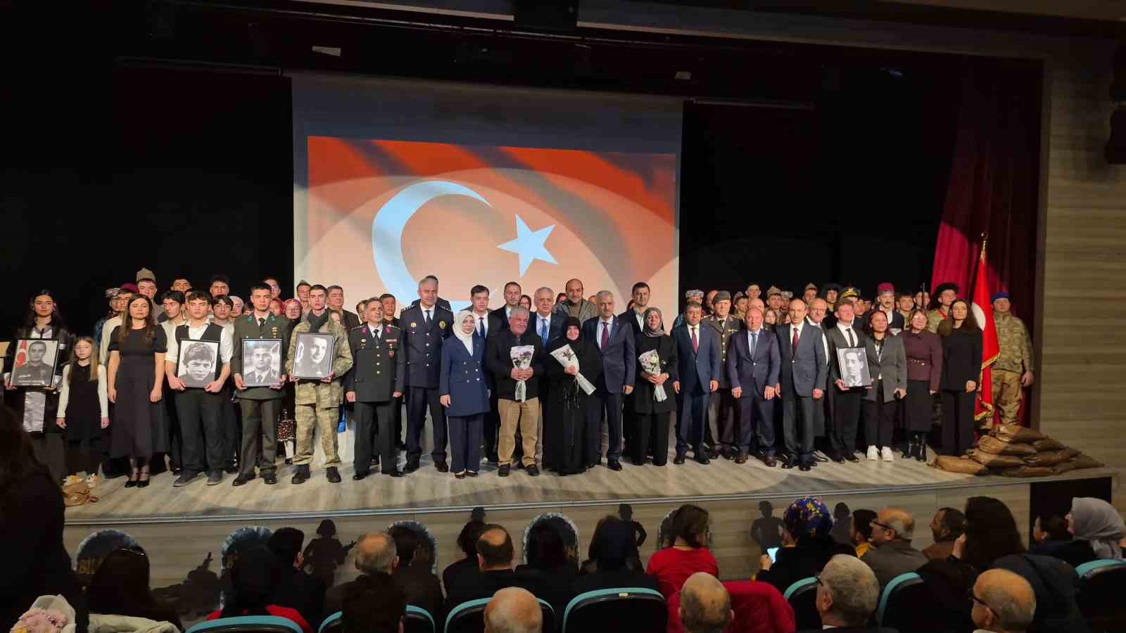 Düzce’de şehitleri anma programı duygulandırdı
