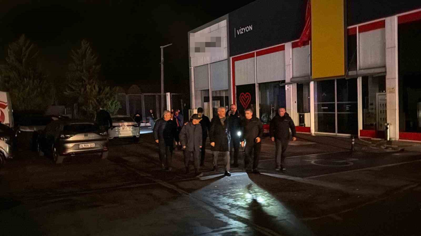 Düzce’de strafor fabrikasındaki yangını söndürme çalışmaları sürüyor
