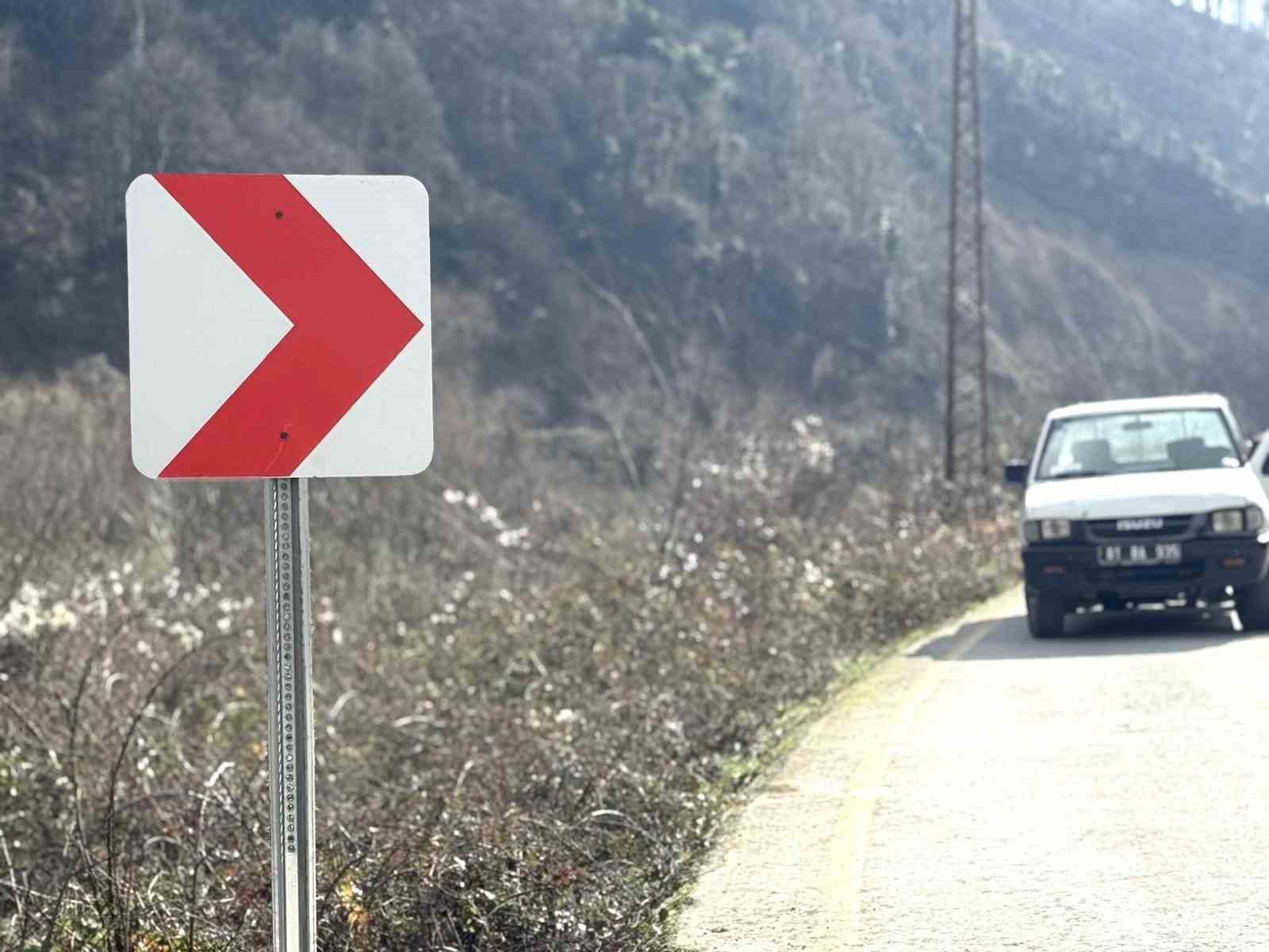 Düzce’de trafik levhaları yenileniyor
