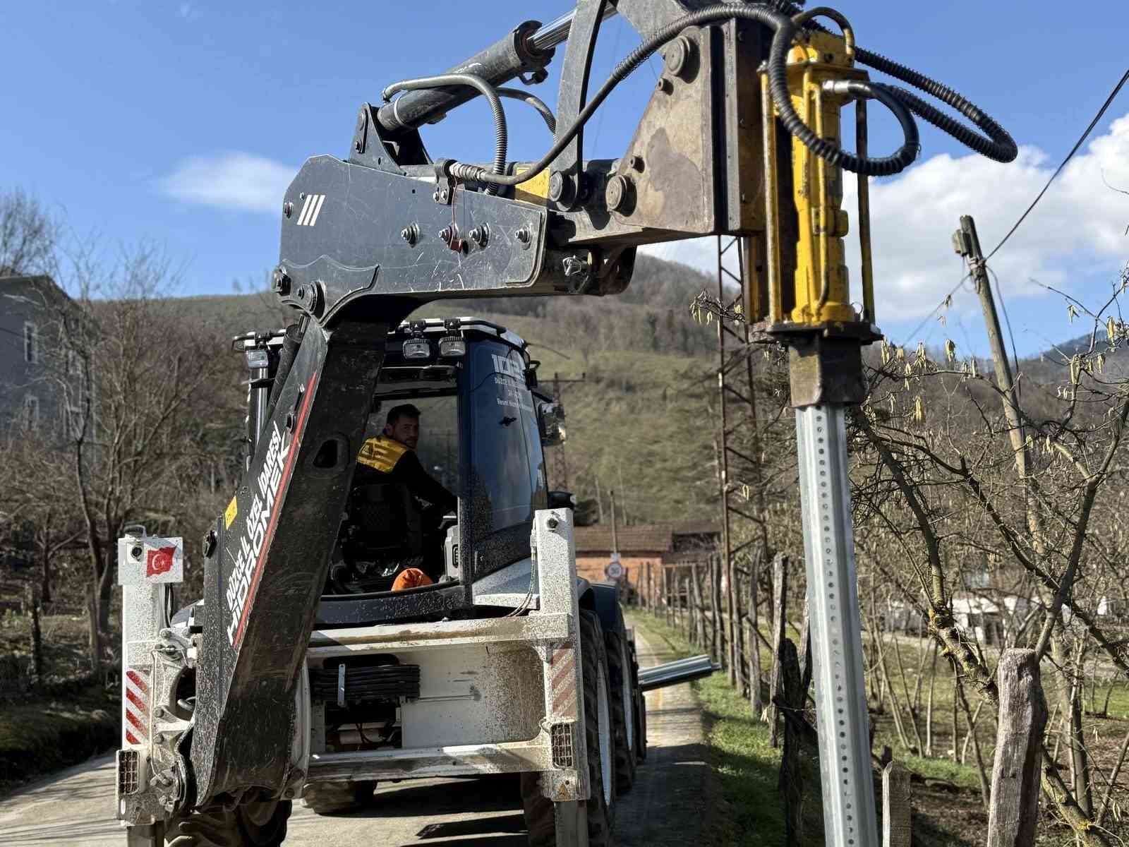 Düzce’de trafik levhaları yenileniyor
