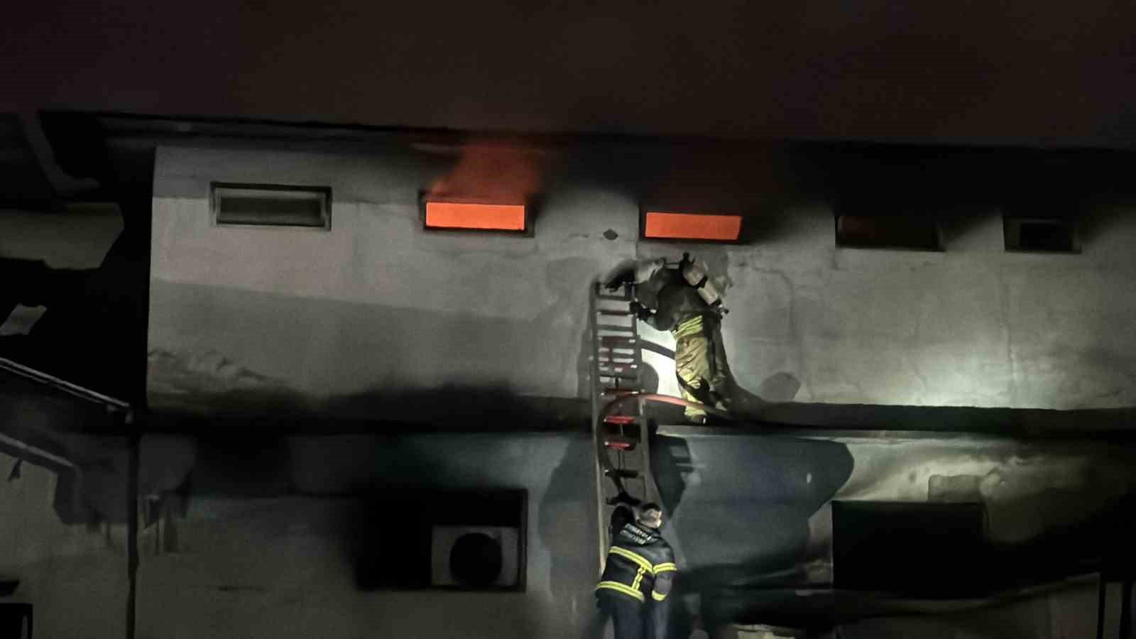 Düzce’deki fabrika yangını söndürüldü
