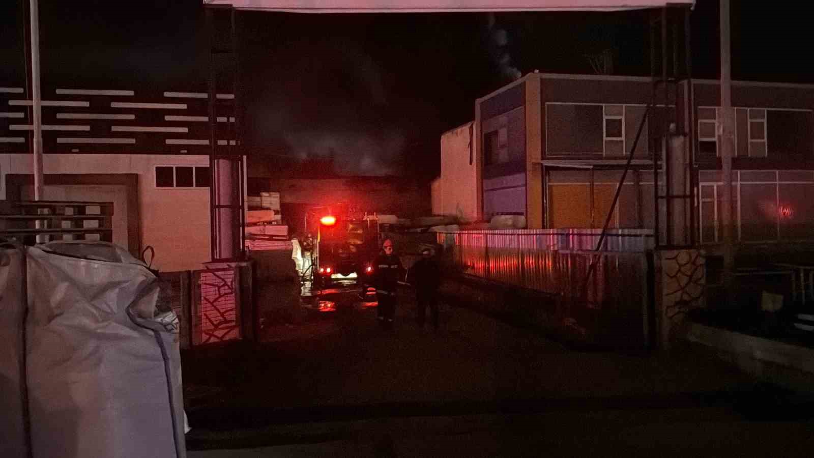 Düzce’deki fabrika yangını söndürüldü
