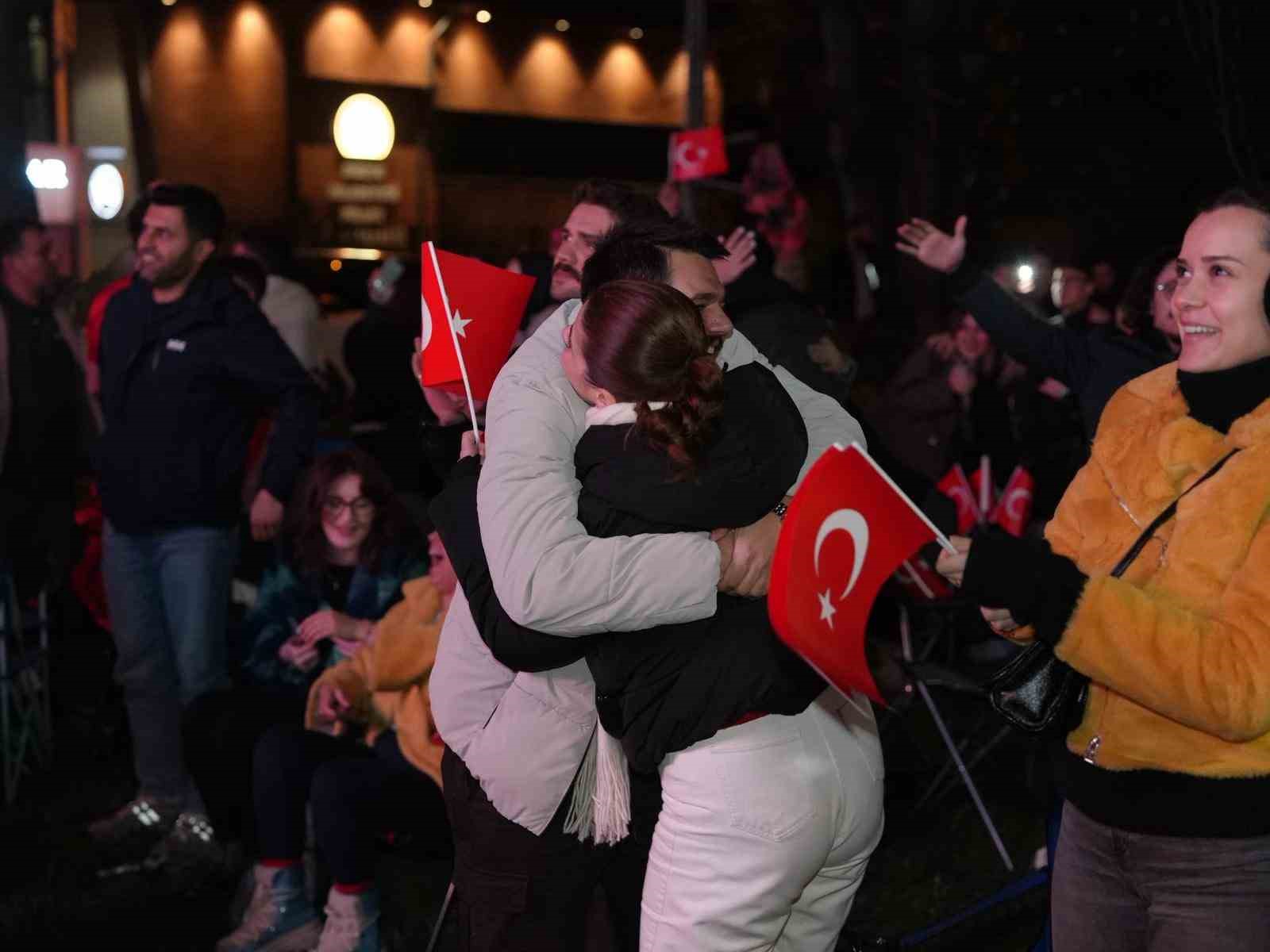 Düzceliler mili maç heyecanını Millet Bahçesi’nde yaşadı
