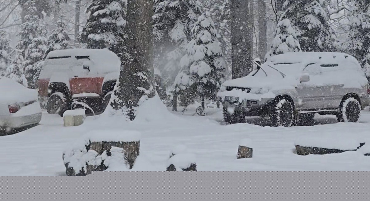 Düzce’nin yüksek kesimleri beyaza büründü: Kar kalınlığı 40 santimetreye ulaştı
