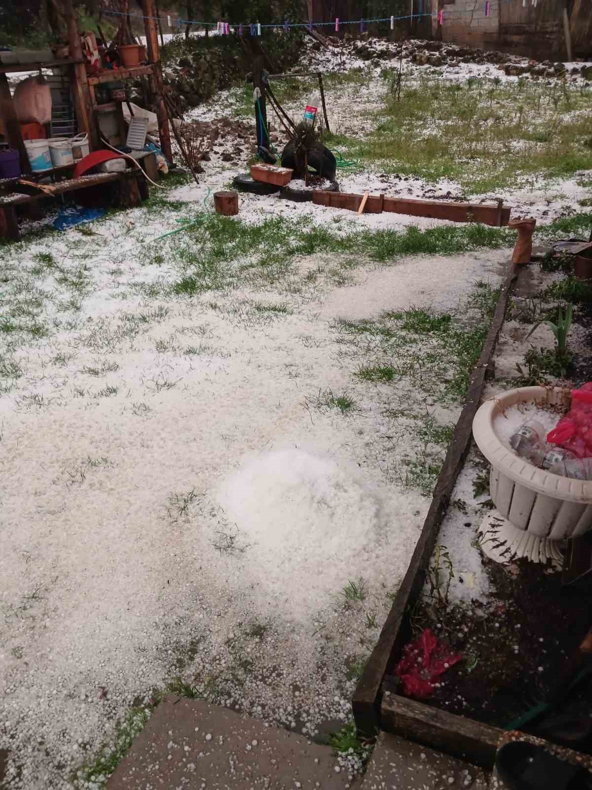 Düzce’nin yüksek kesimlerinde dolu etkili oldu
