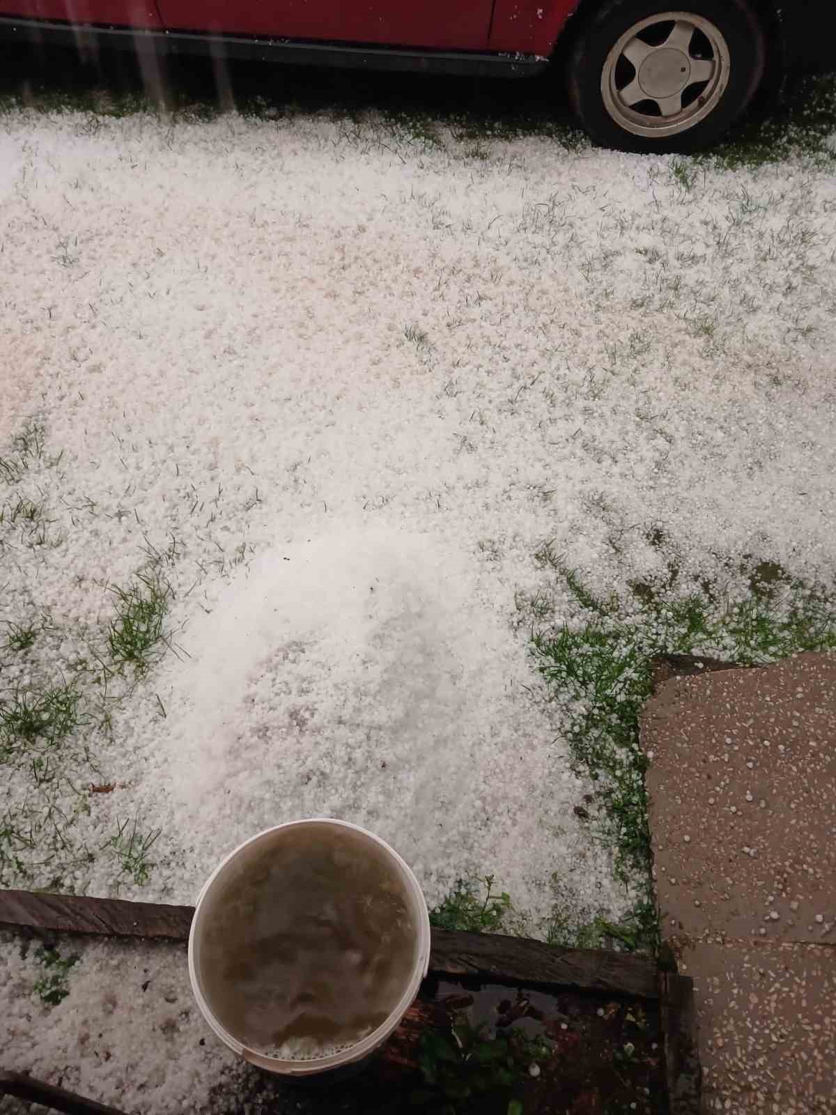 Düzce’nin yüksek kesimlerinde dolu etkili oldu
