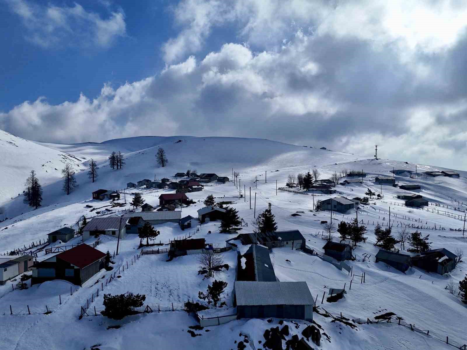 Düzce’nin zirvesi Kardüz’den muhteşem görüntüler
